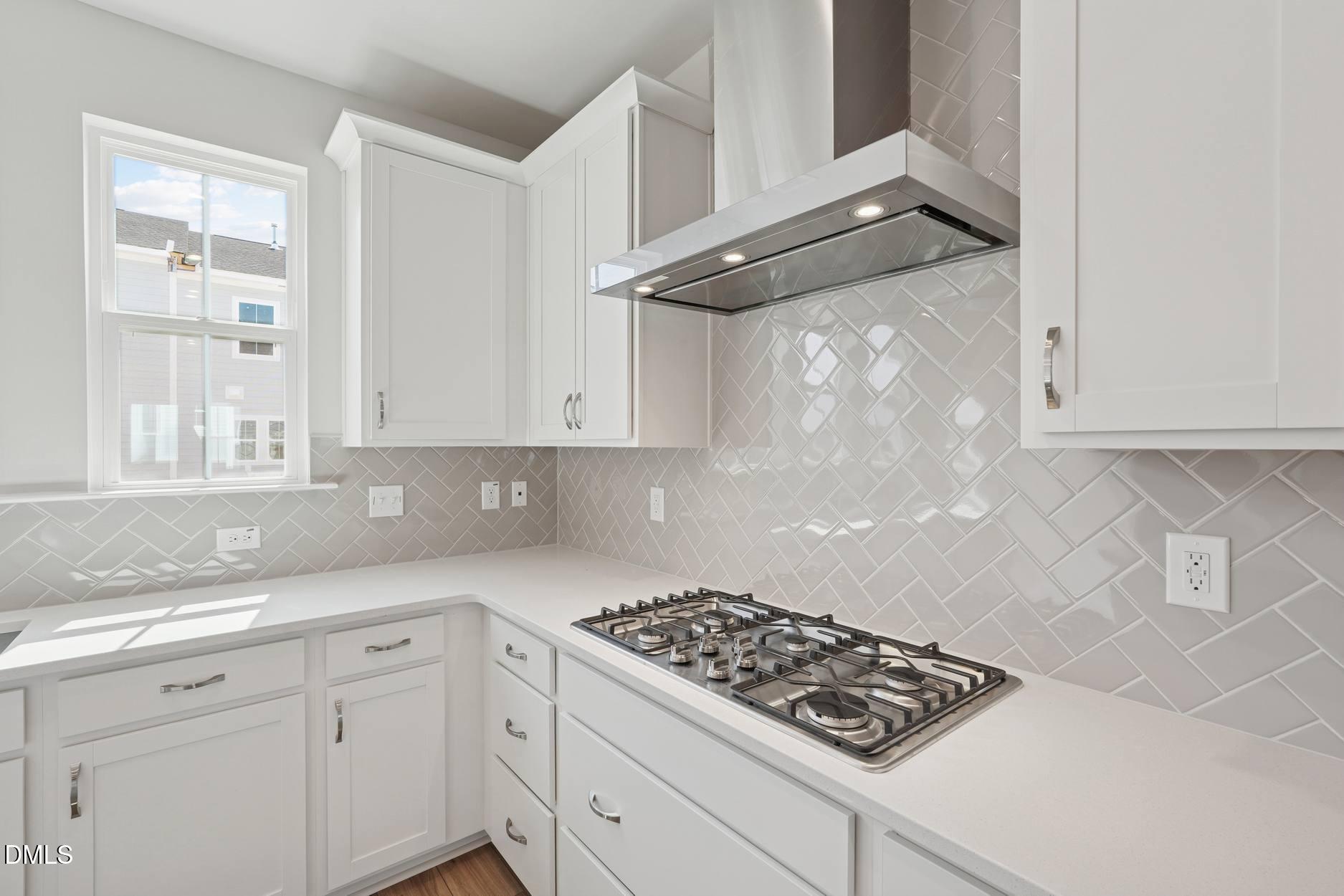 702 Hyperion Alley Property Photo 7