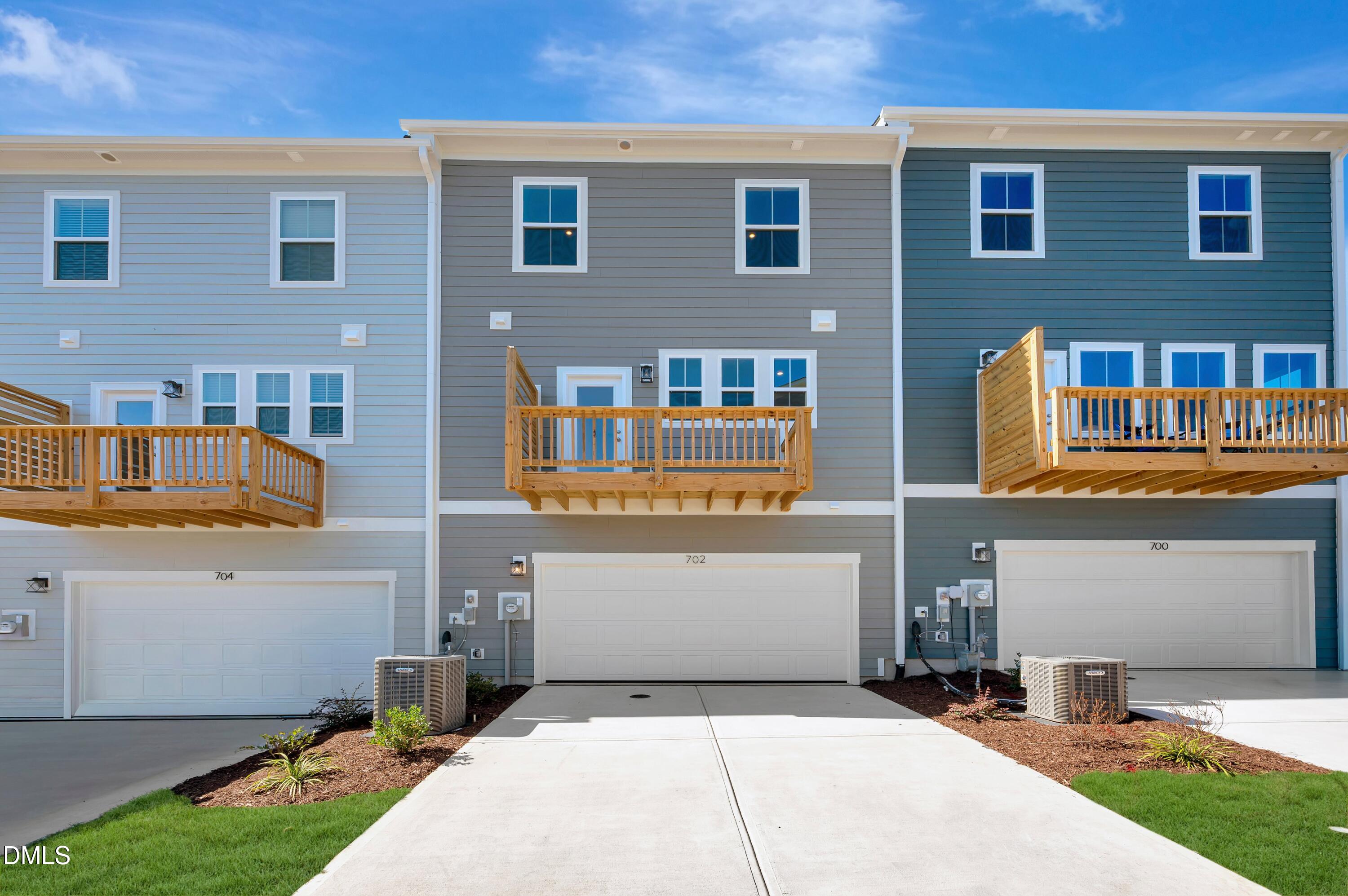 702 Hyperion Alley Property Photo 40