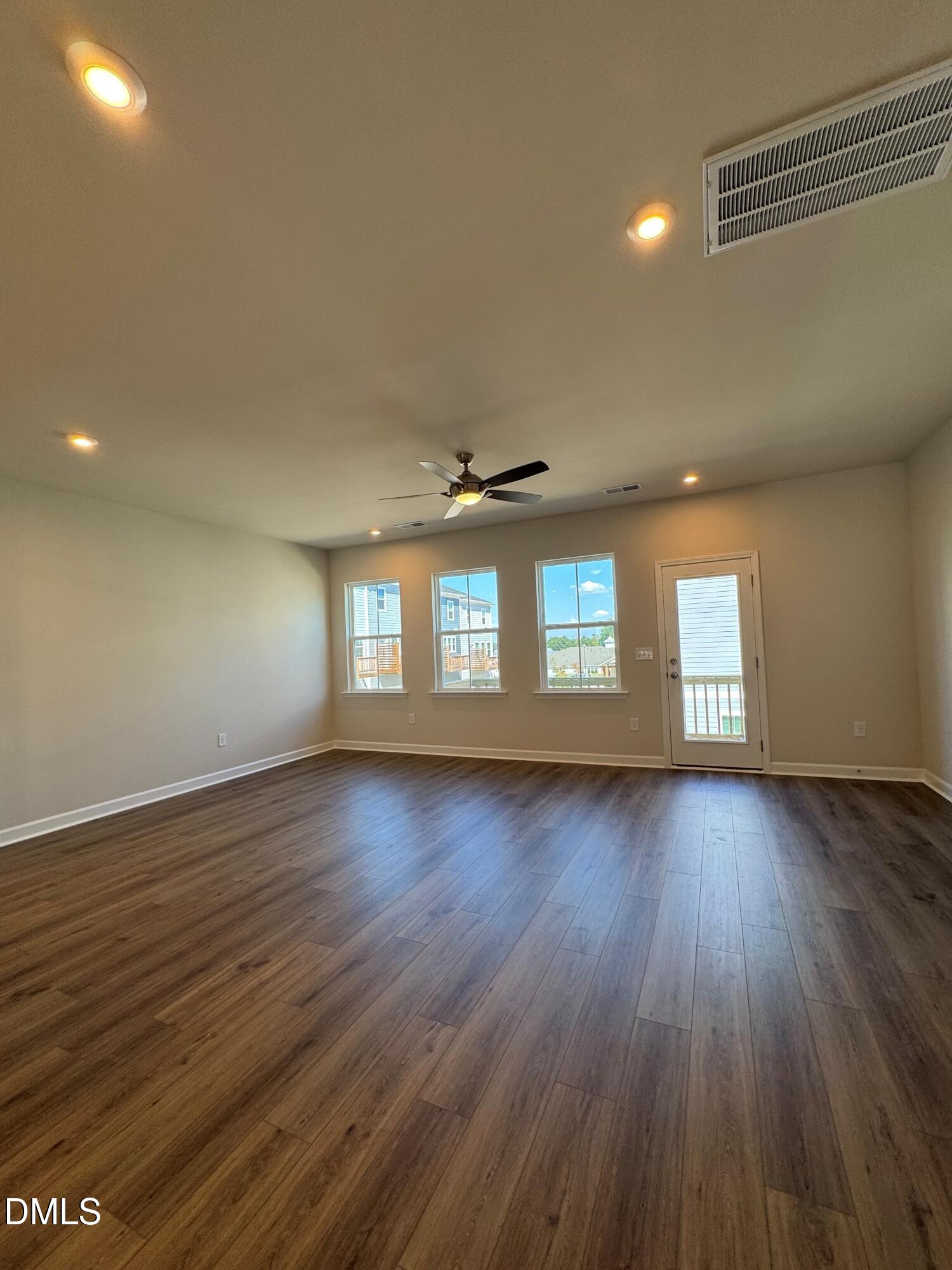 708 Hyperion Alley Property Photo 4
