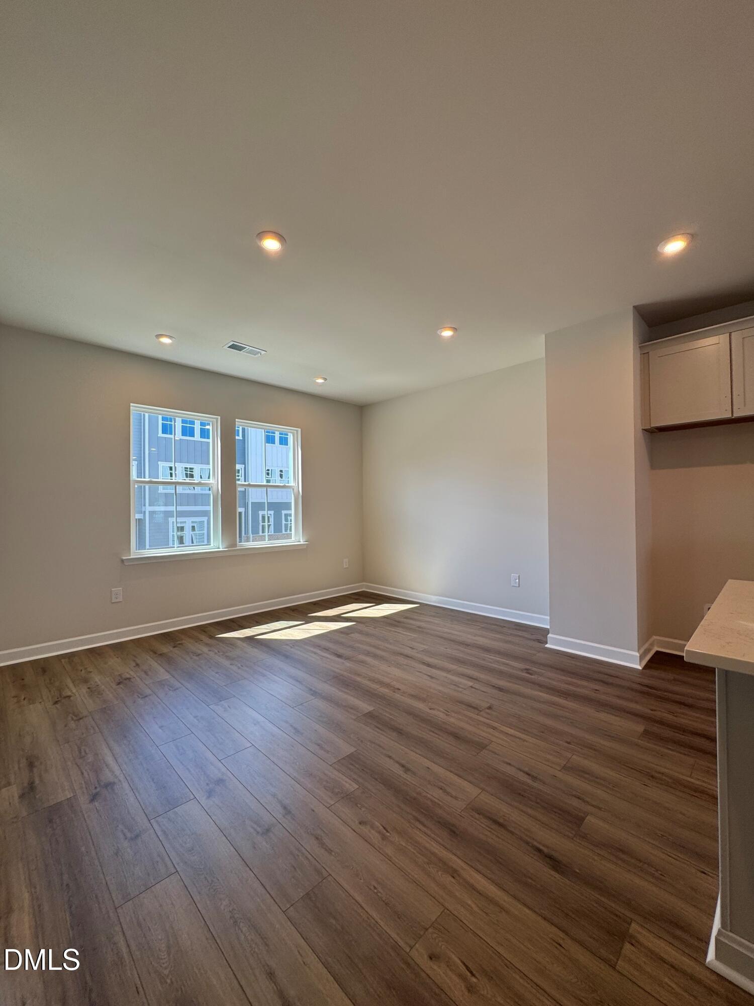 708 Hyperion Alley Property Photo 5