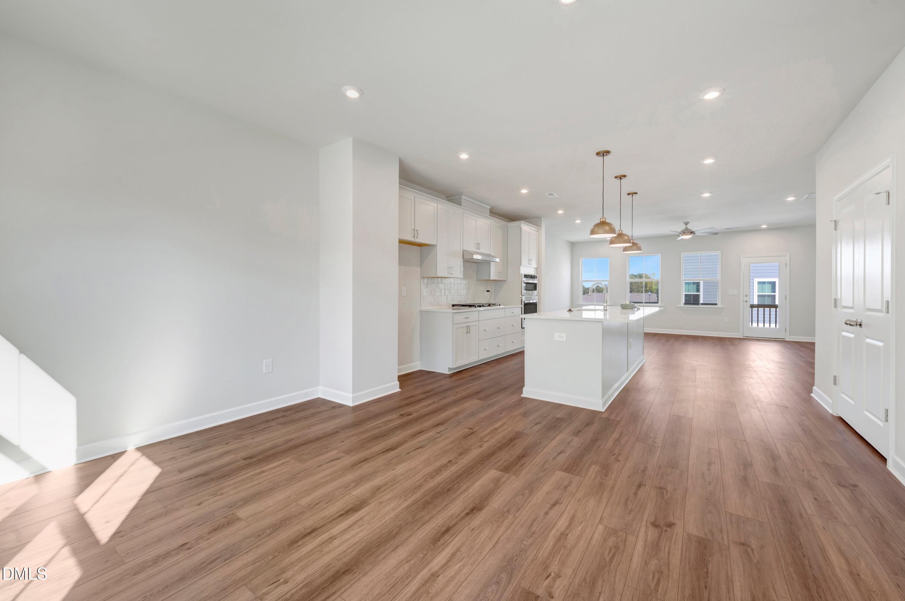 708 Hyperion Alley Property Photo 7