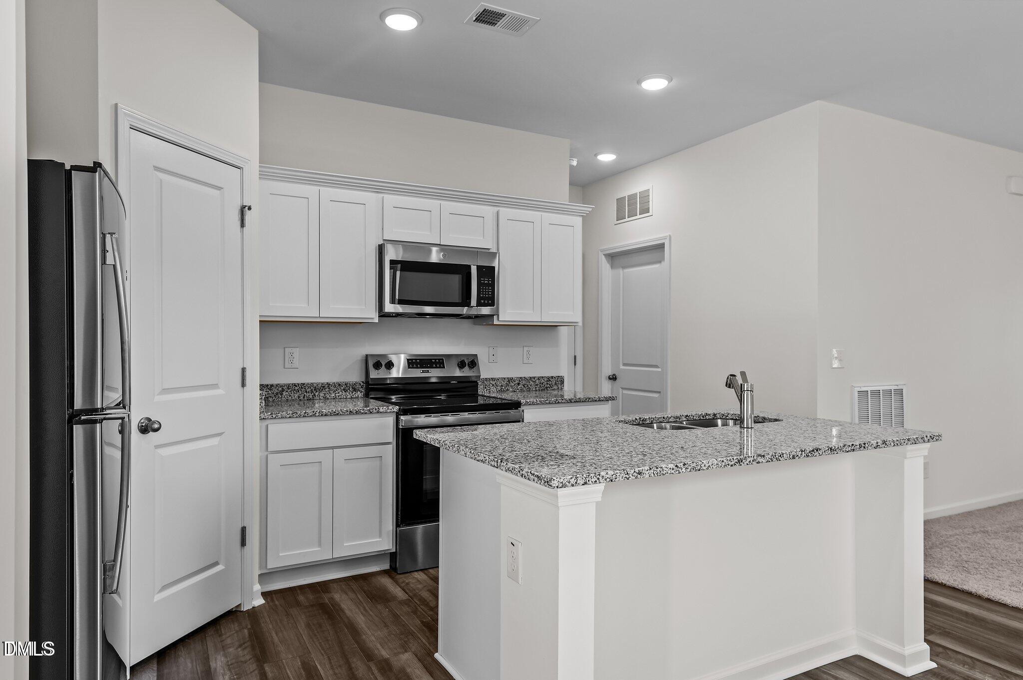 661 Essex Road Property Photo 2
