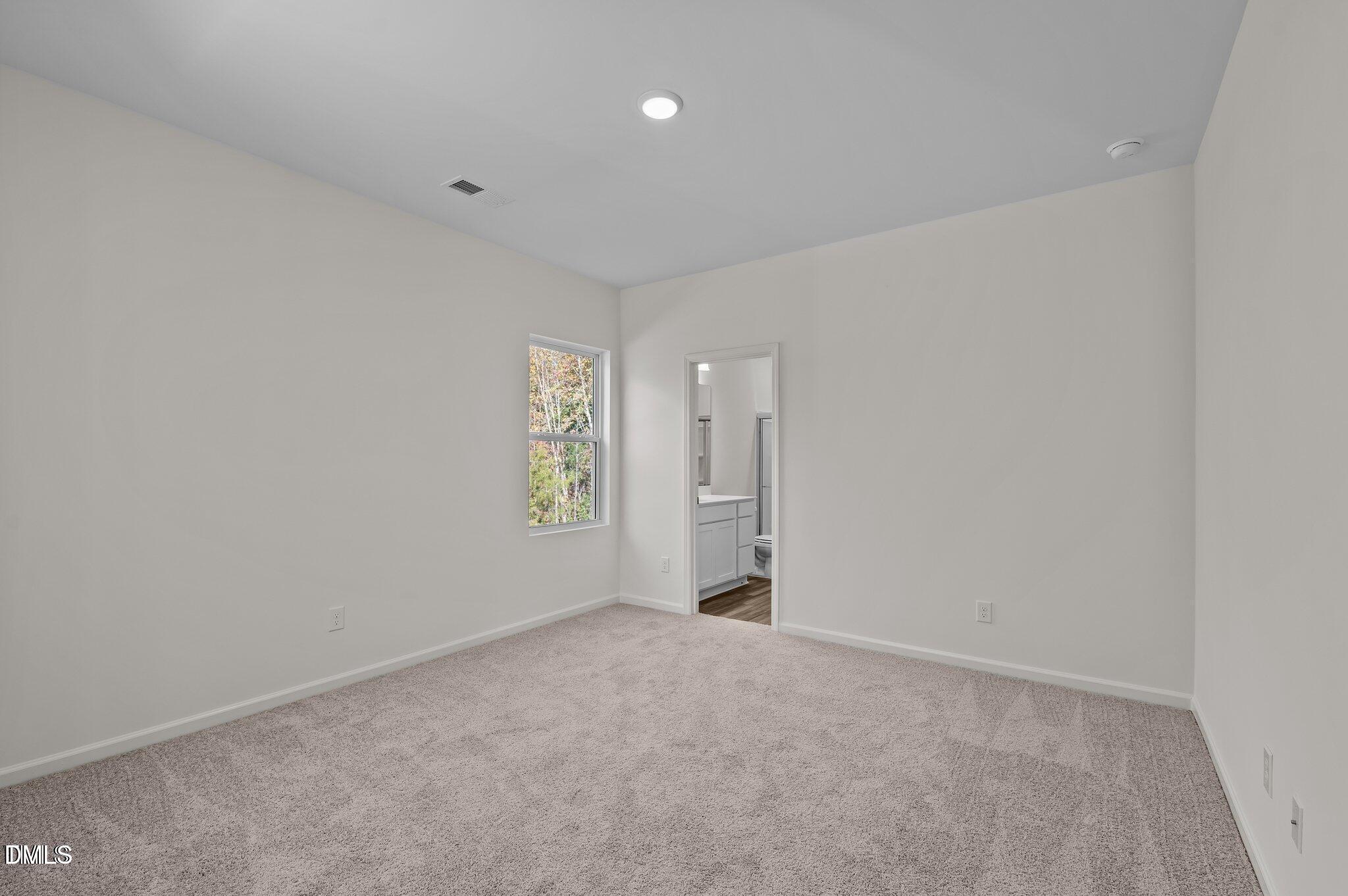661 Essex Road Property Photo 8