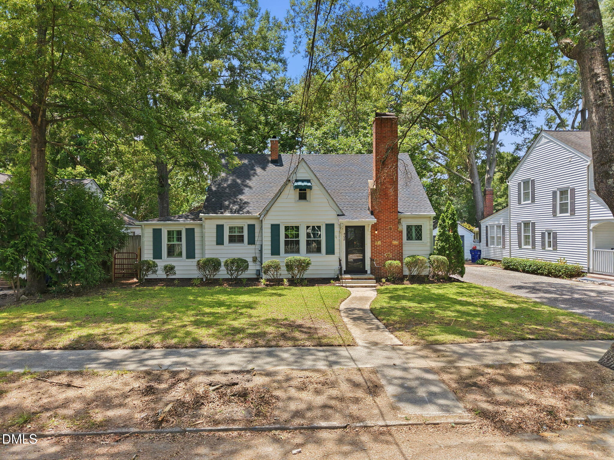 408 E Lee Street Property Photo 1