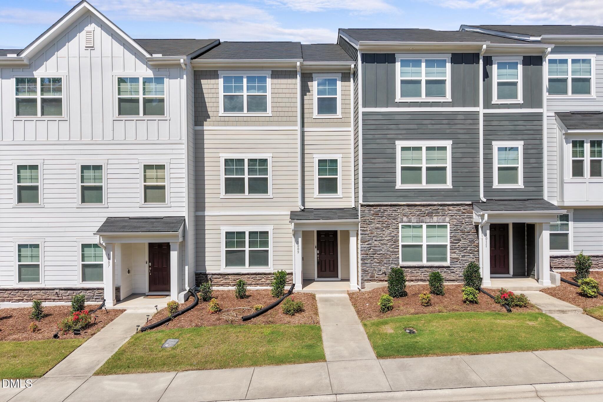 1009 Belloak Way Property Photo 1
