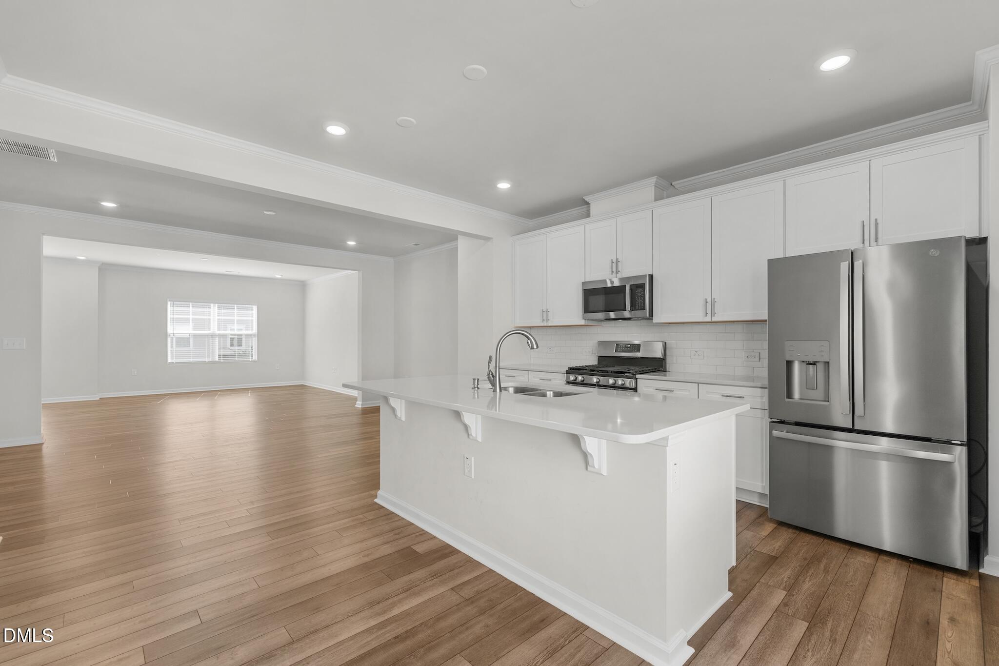 1009 Belloak Way Property Photo 11