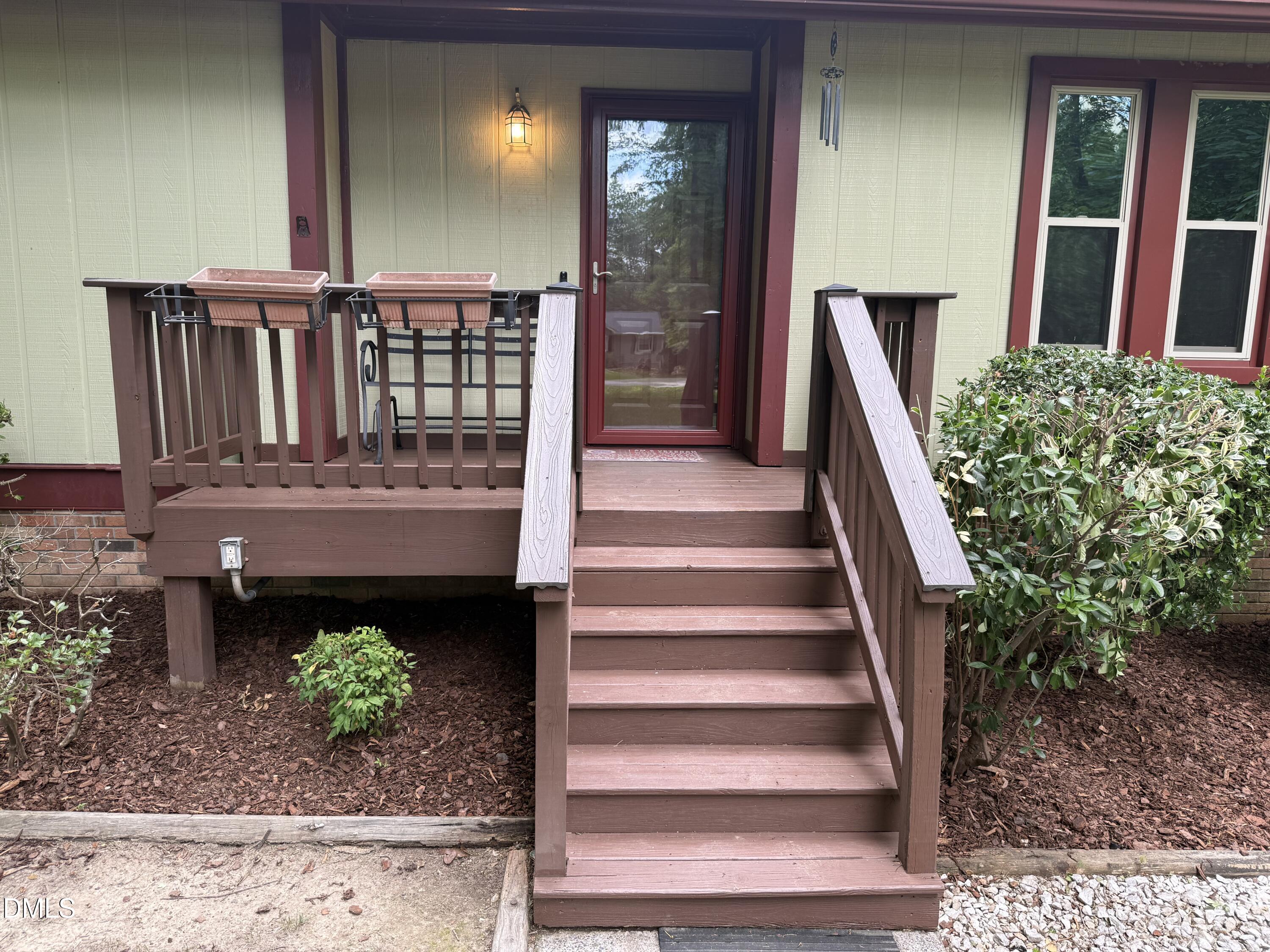 700 Wendy Way Property Photo 5