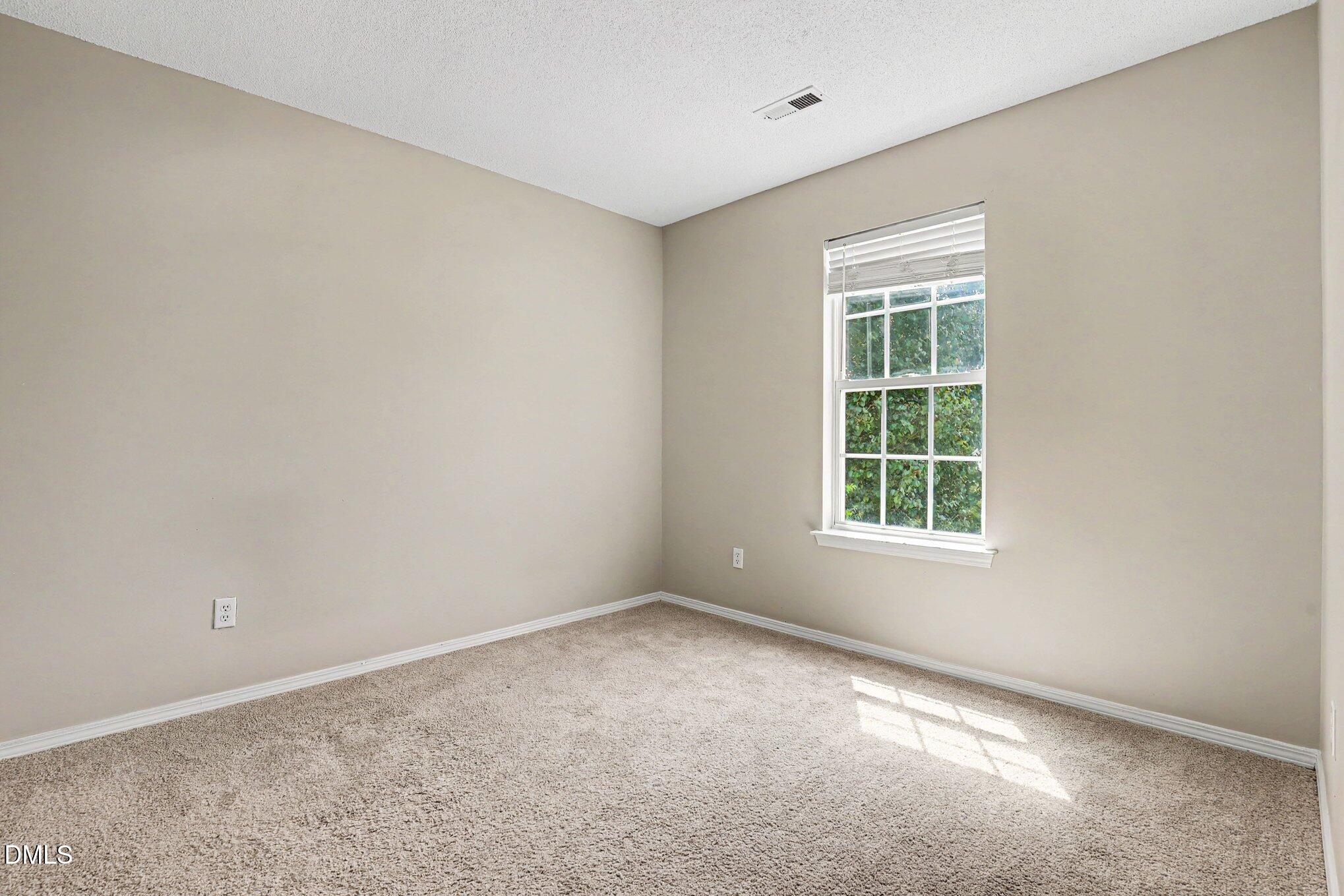 6101 Saybrooke Drive Property Photo 8