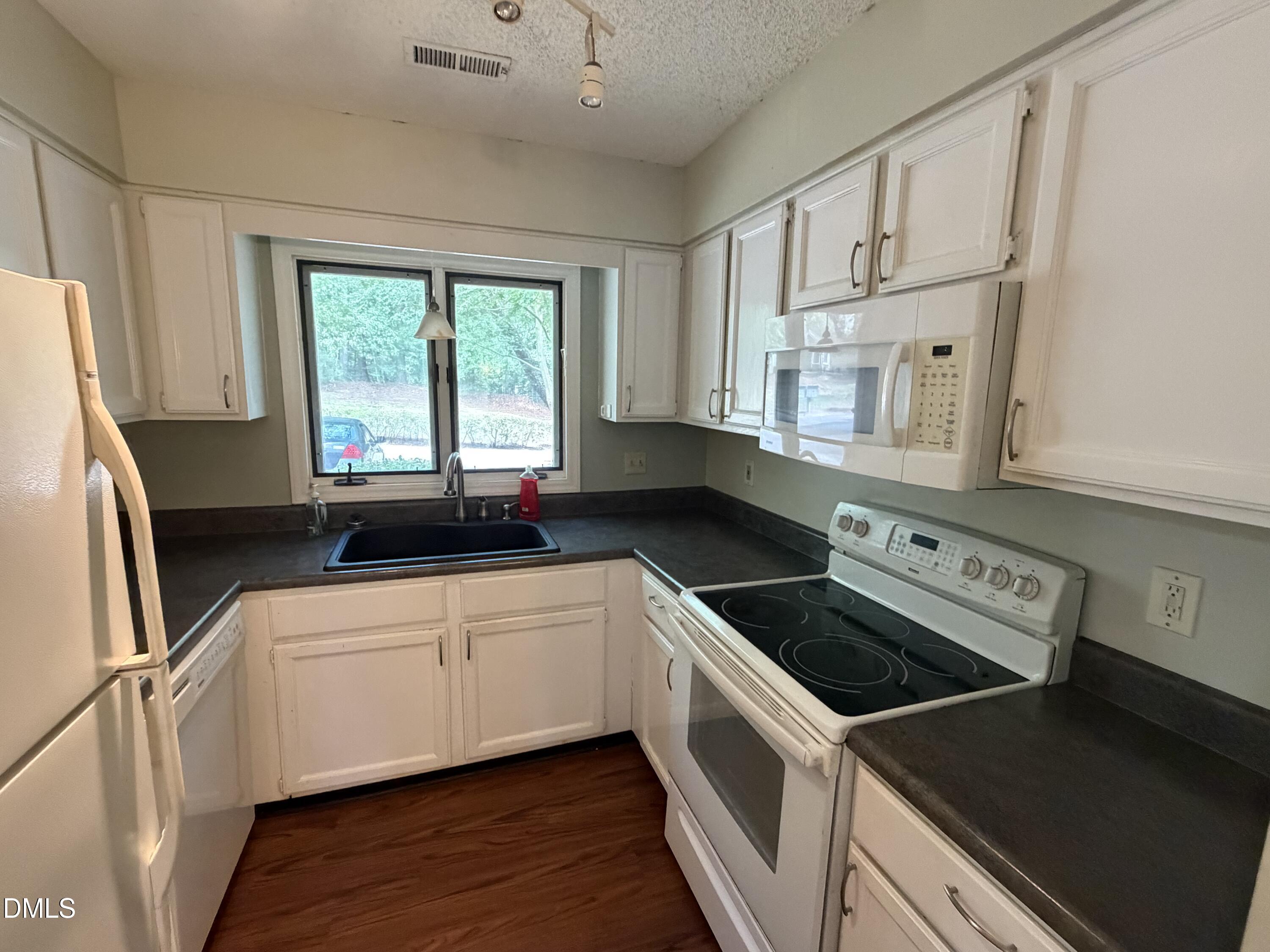 4324 Pin Oak Drive Property Photo 3