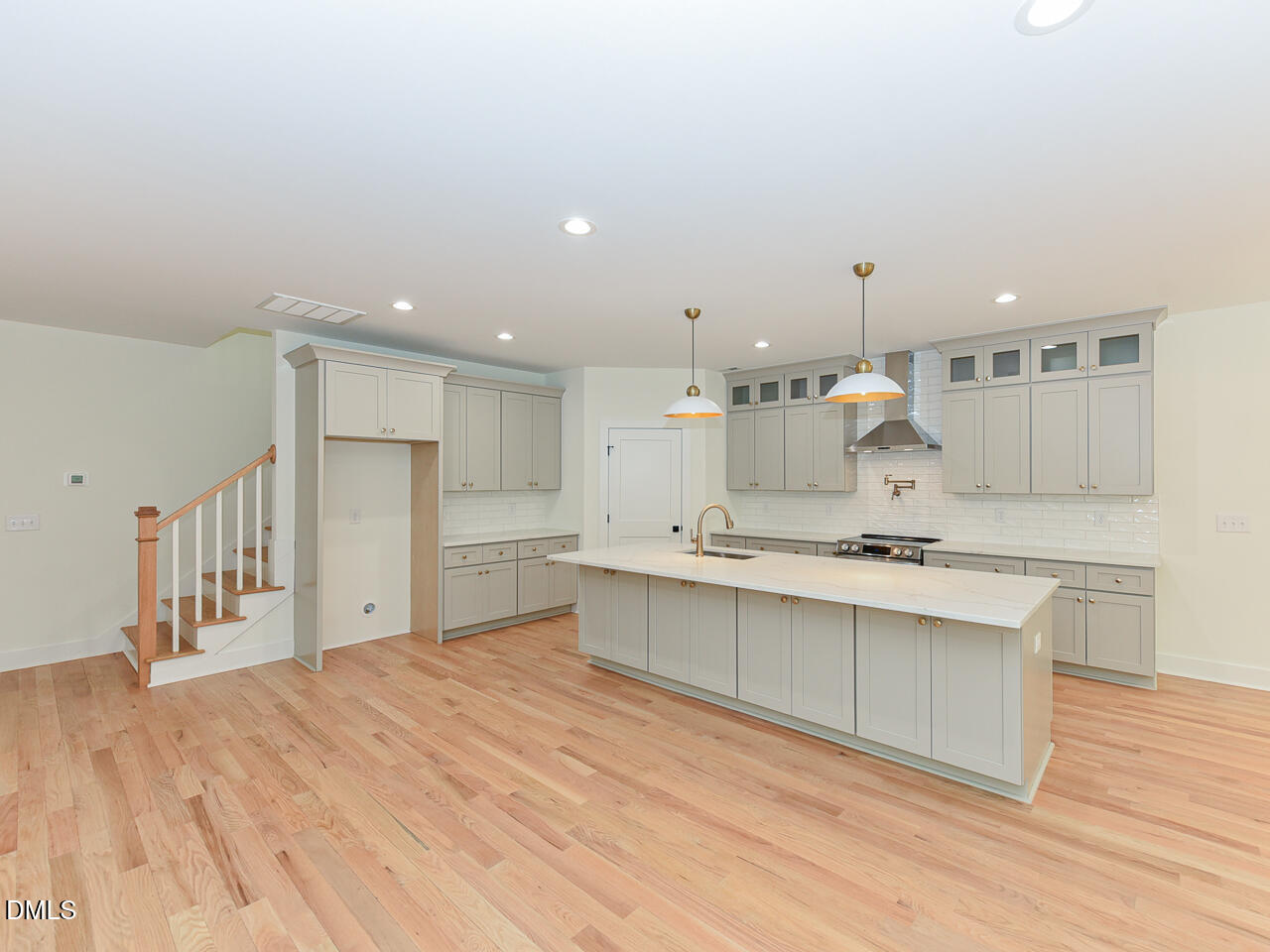 6782 Calais Drive Property Photo 8