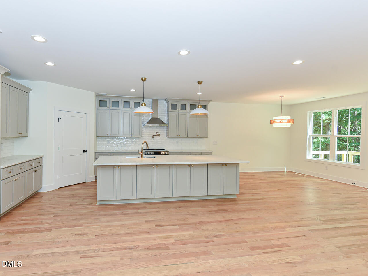 6782 Calais Drive Property Photo 9