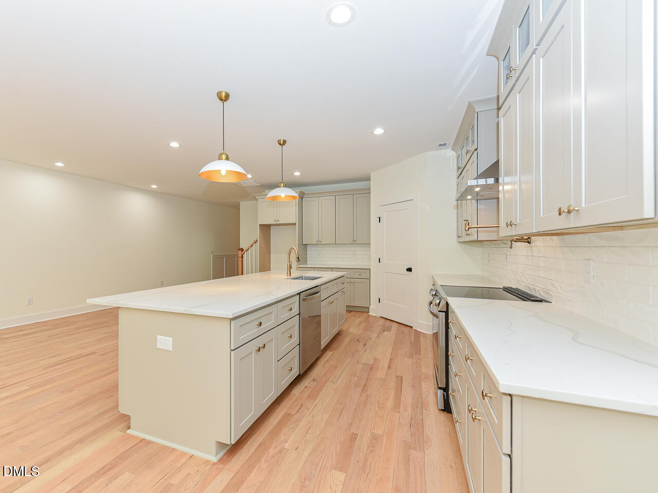6782 Calais Drive Property Photo 10