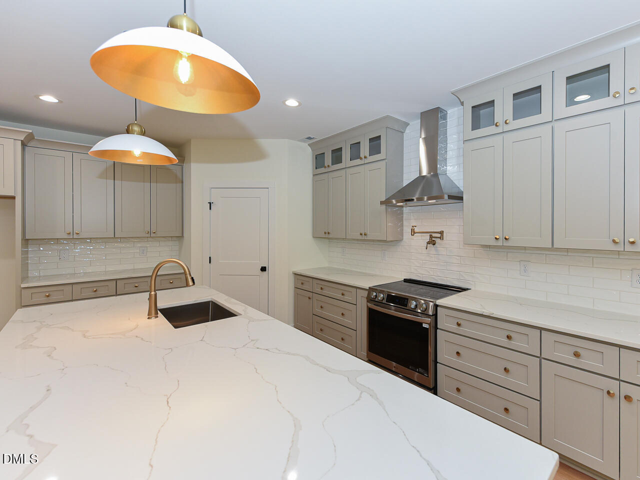 6782 Calais Drive Property Photo 11