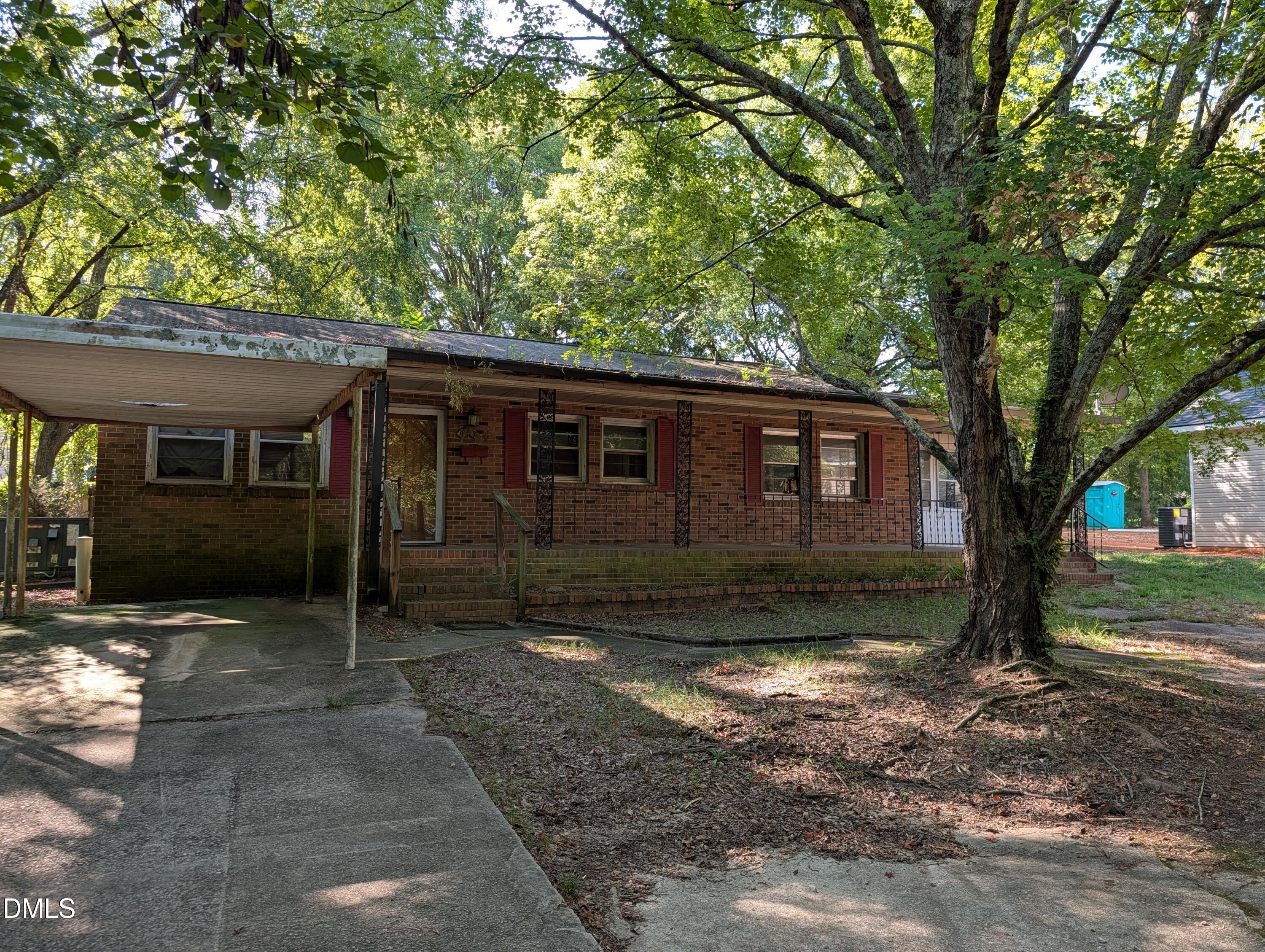 922 N White Street Property Photo 1
