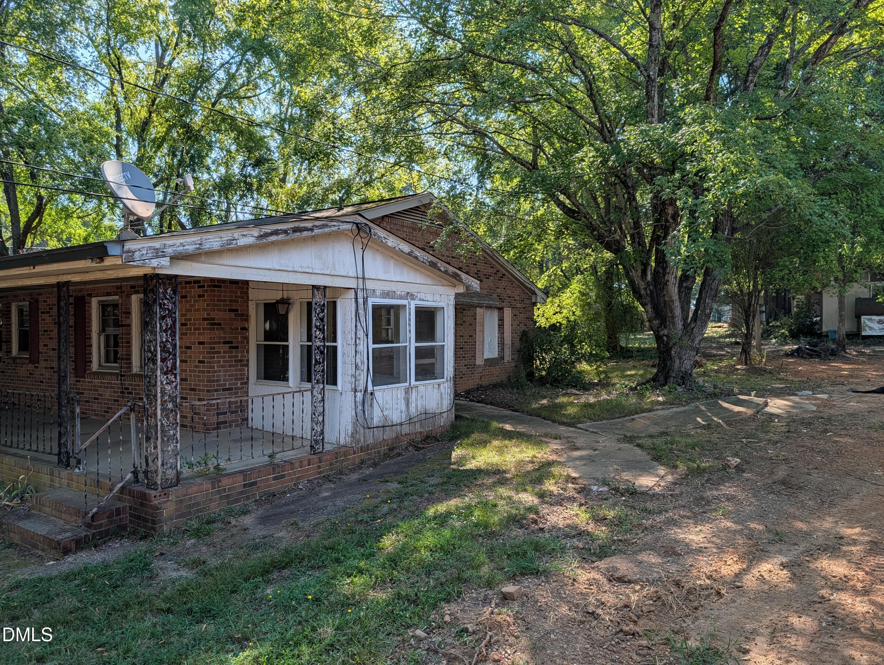 922 N White Street Property Photo 4