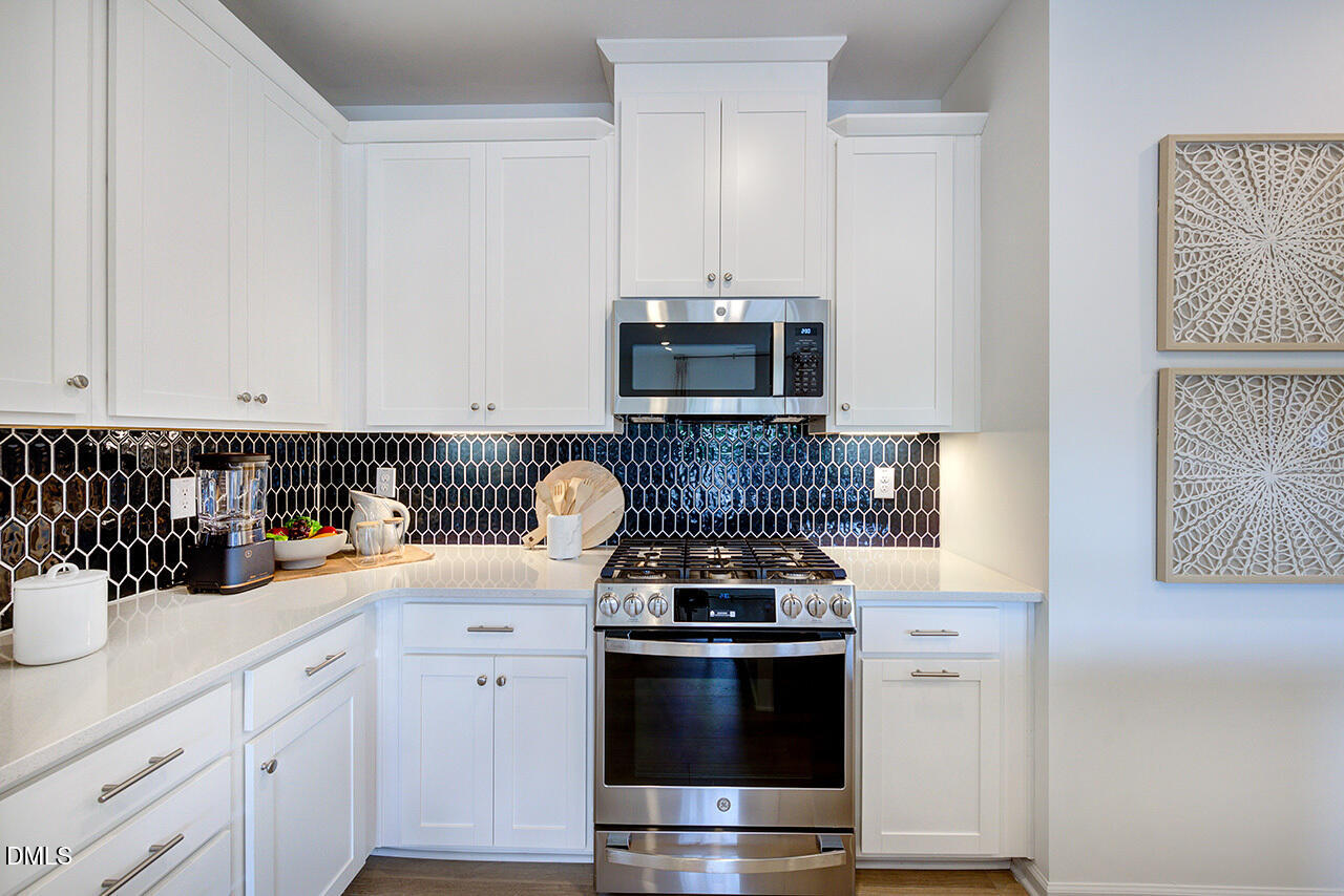 310 Sweetbay Tree Drive Property Photo 8