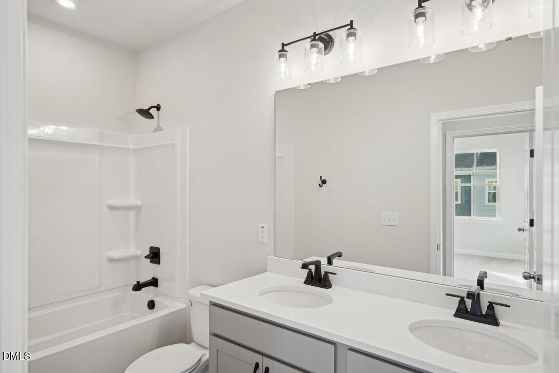 203 Solaire Alley Property Photo 5