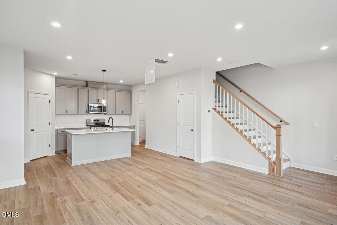 203 Solaire Alley Property Photo 9