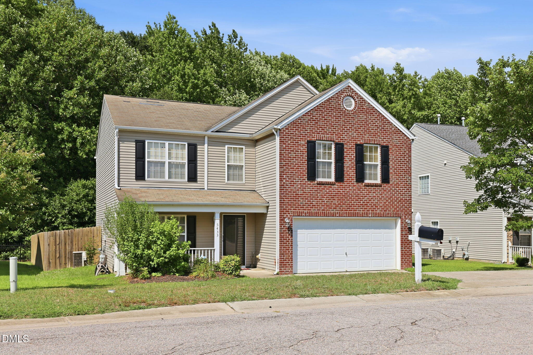 5433 Thunderidge Drive Property Photo 2