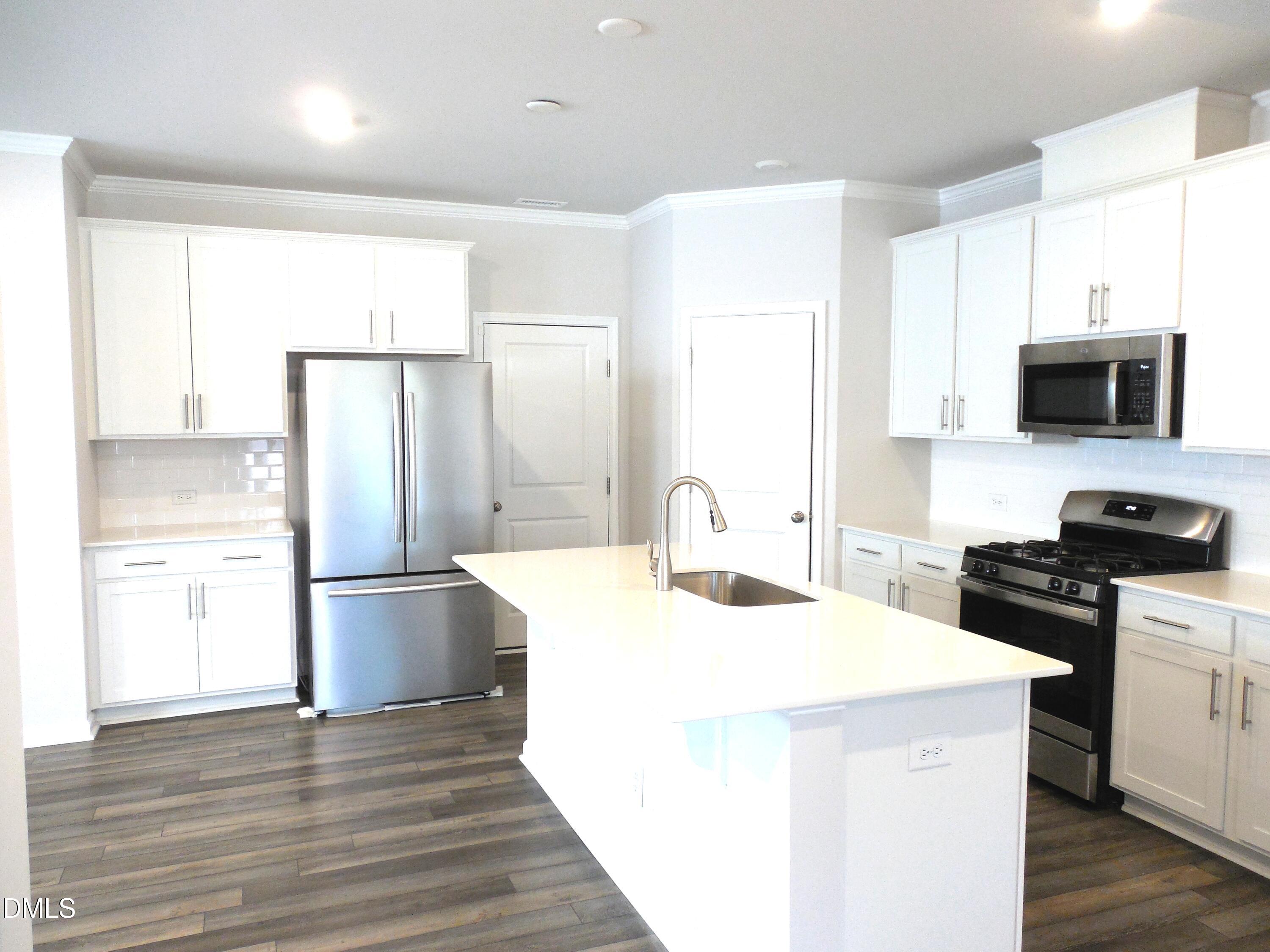 1003 Sora Way Property Photo 3