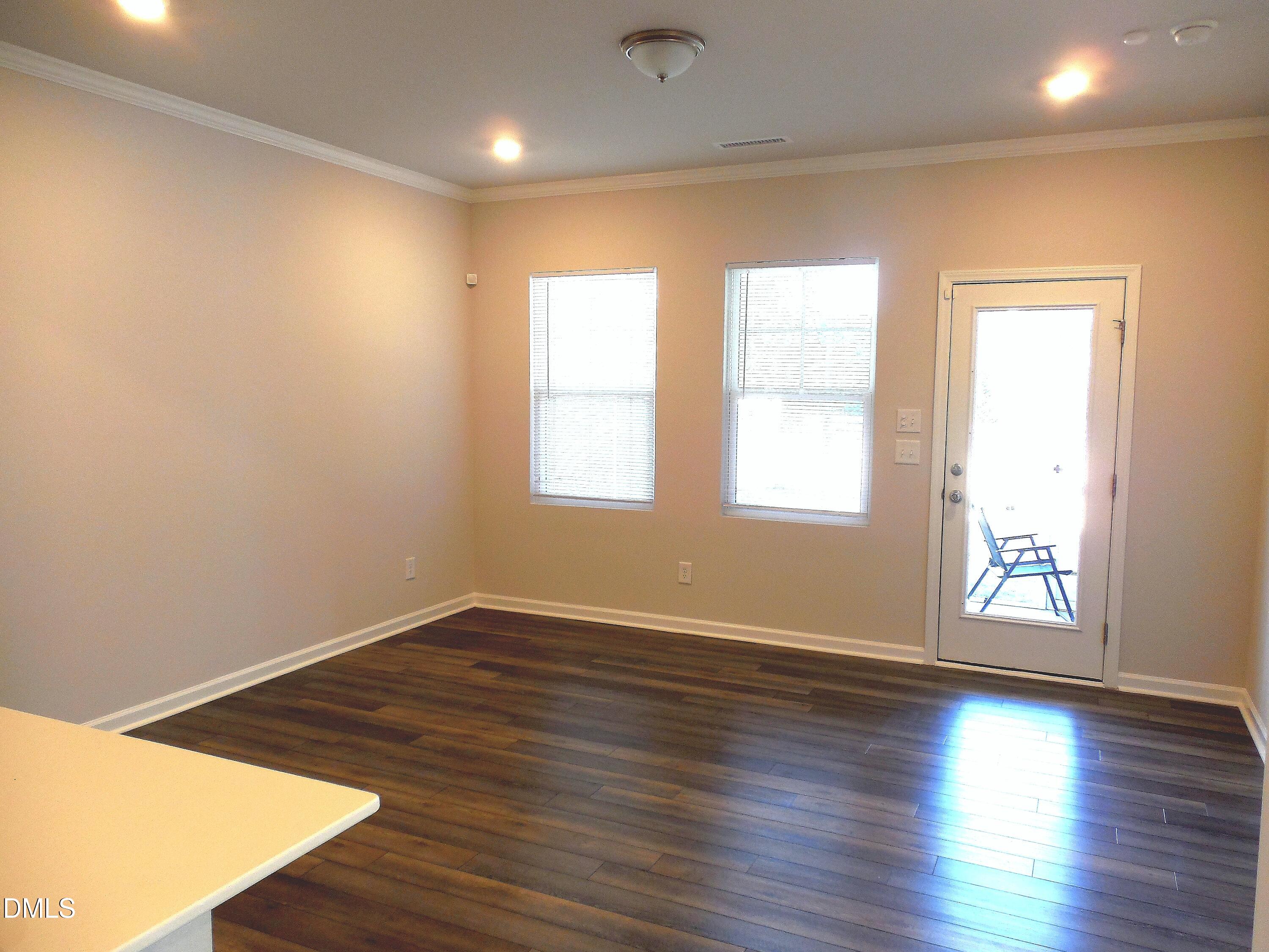 1003 Sora Way Property Photo 5