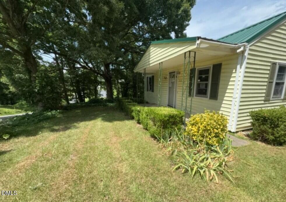 568 Daniel Street Property Photo 1