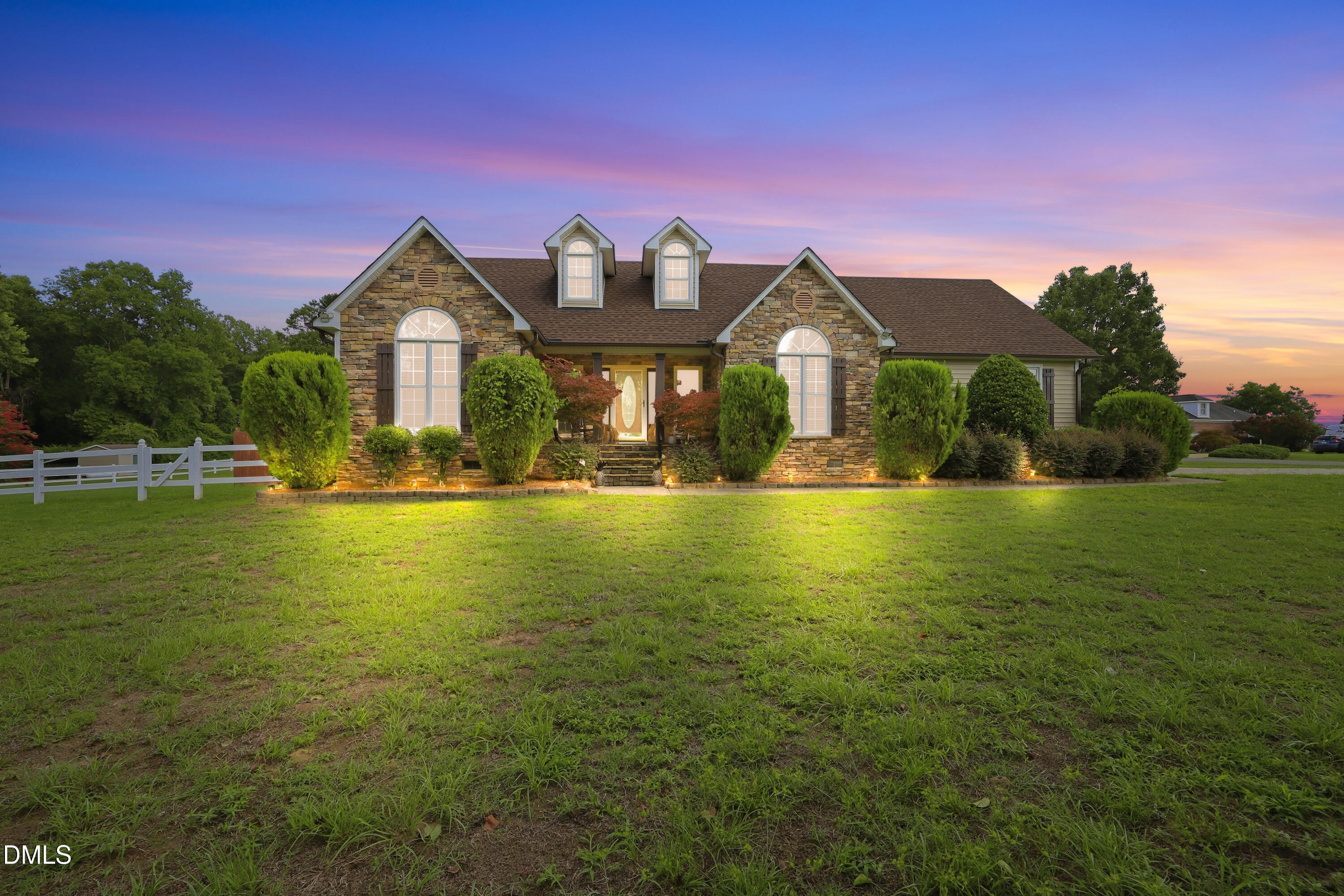 101 Aspen Circle Property Photo 1