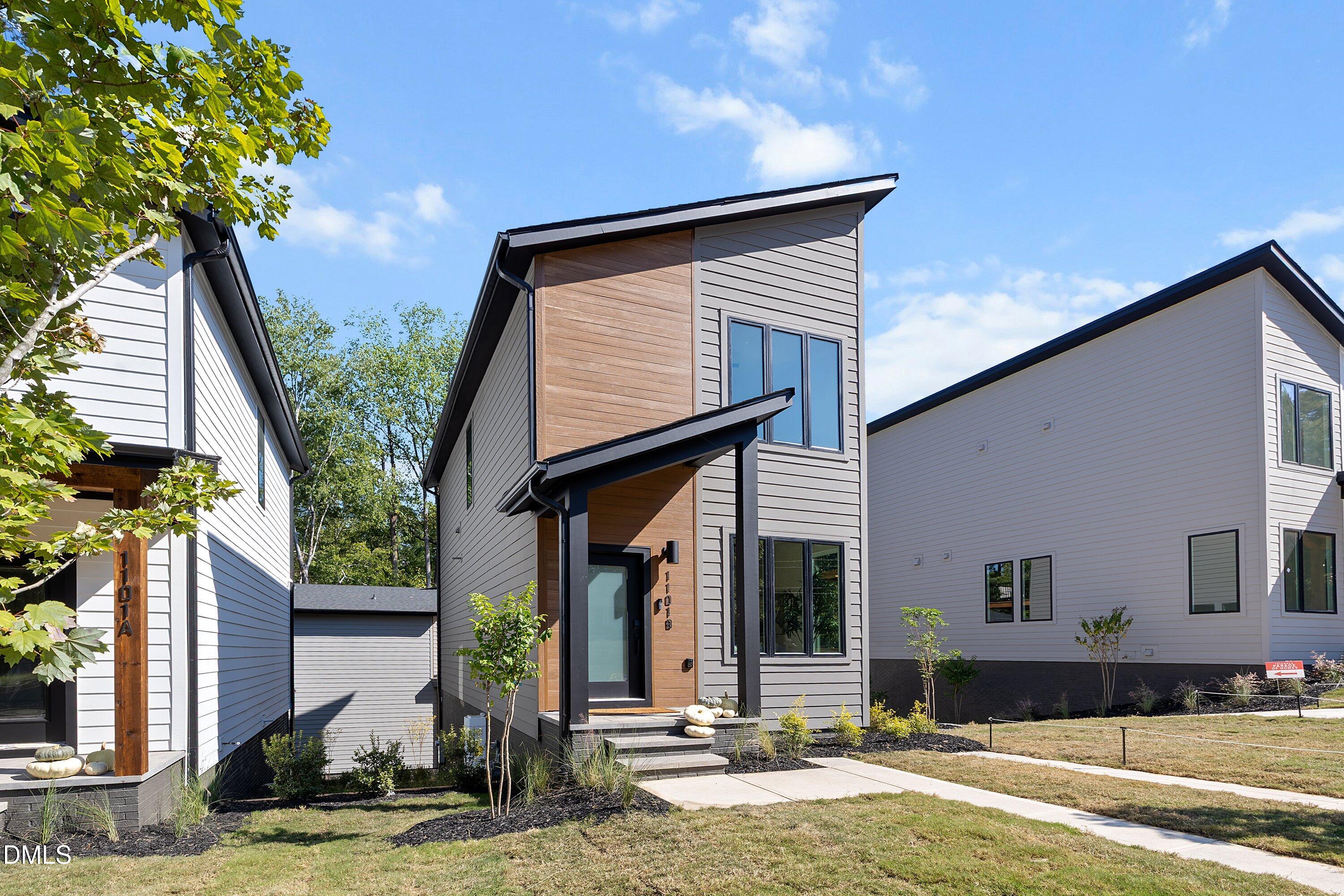 1101 Elmira Avenue B Property Photo 6