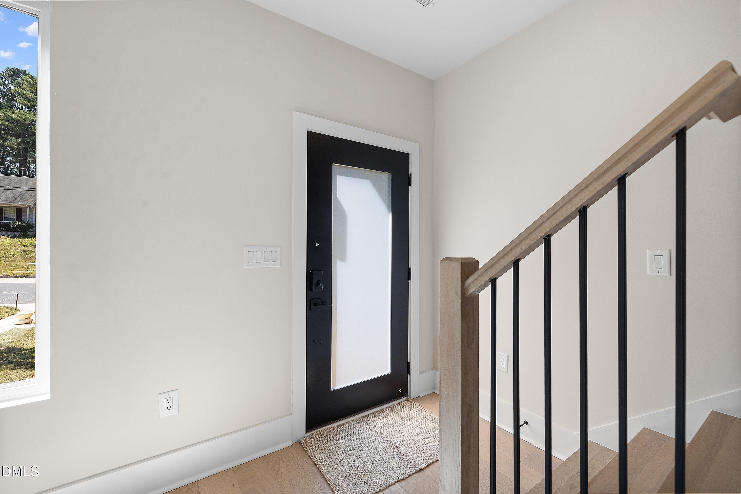 1101 Elmira Avenue B Property Photo 8