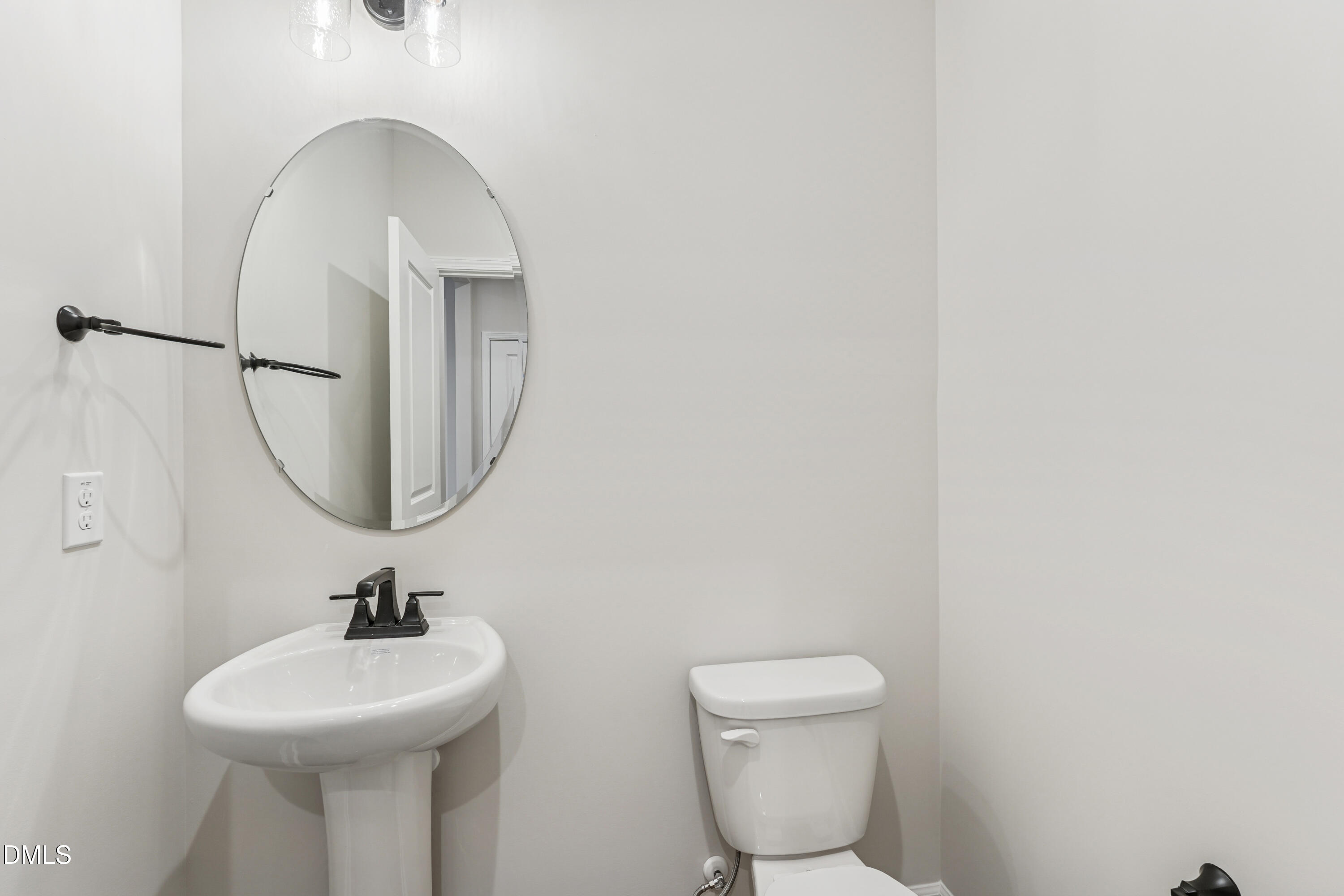209 Solaire Alley Property Photo 7