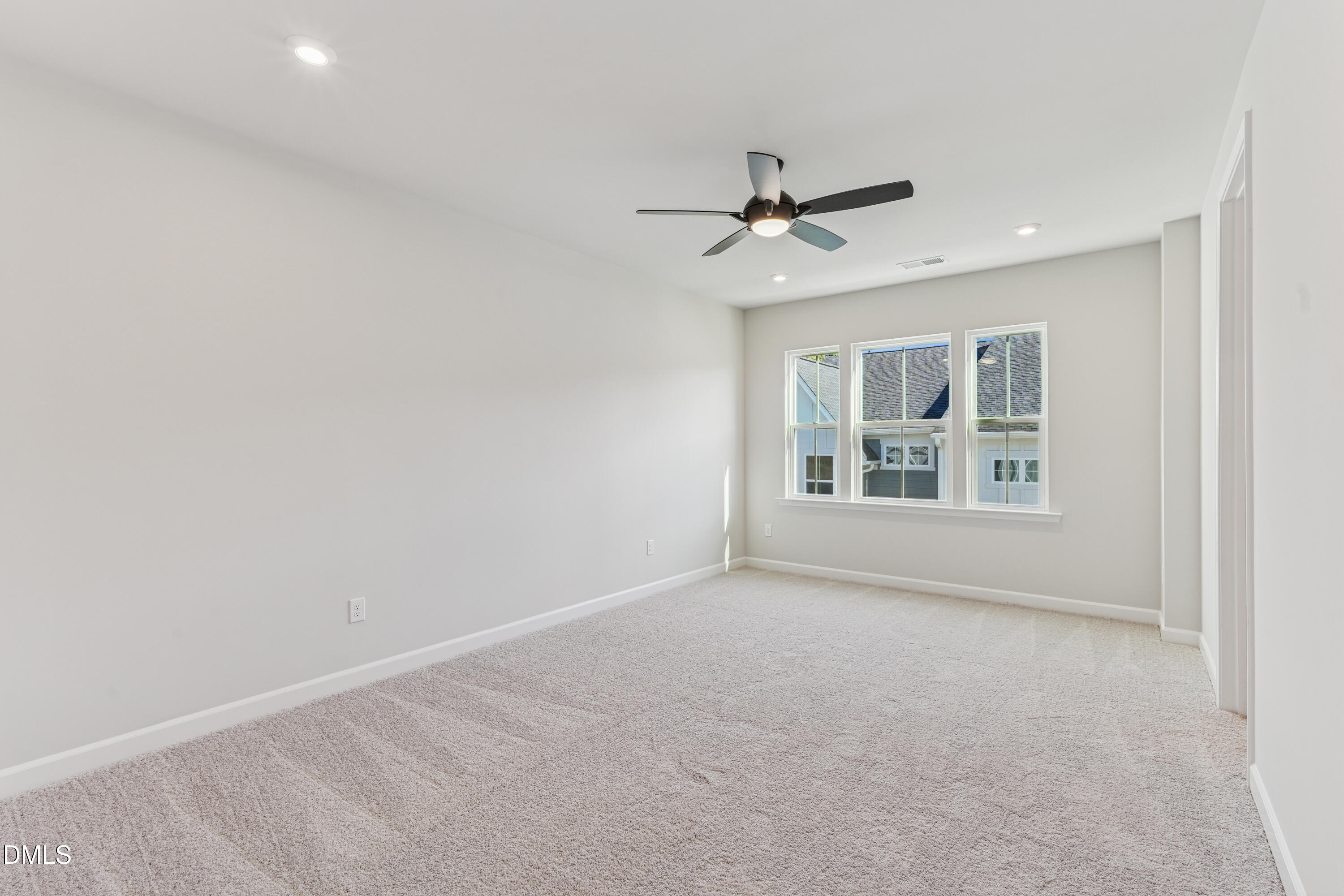 209 Solaire Alley Property Photo 9