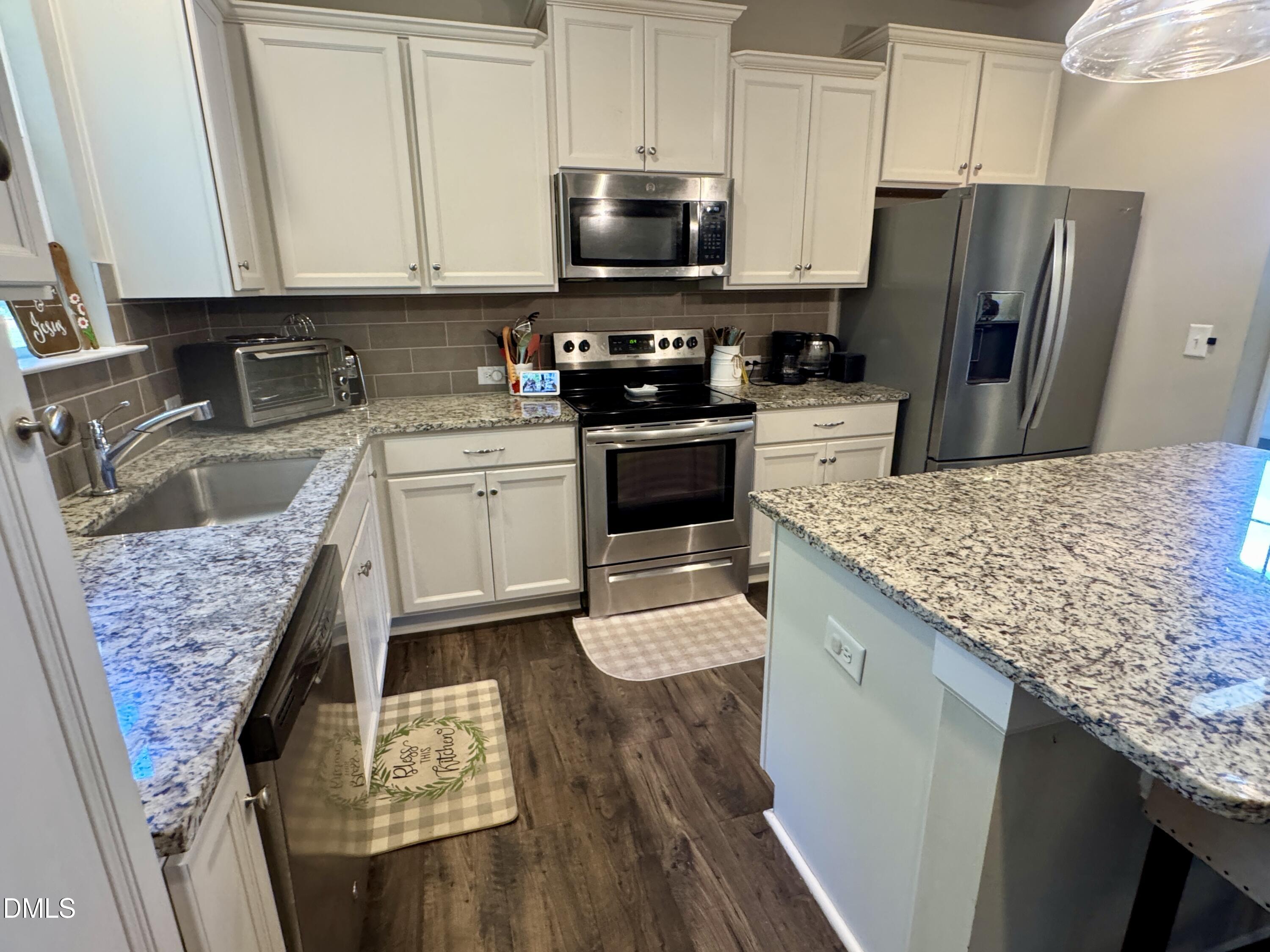 64 N Sunny Dale Drive Property Photo 4