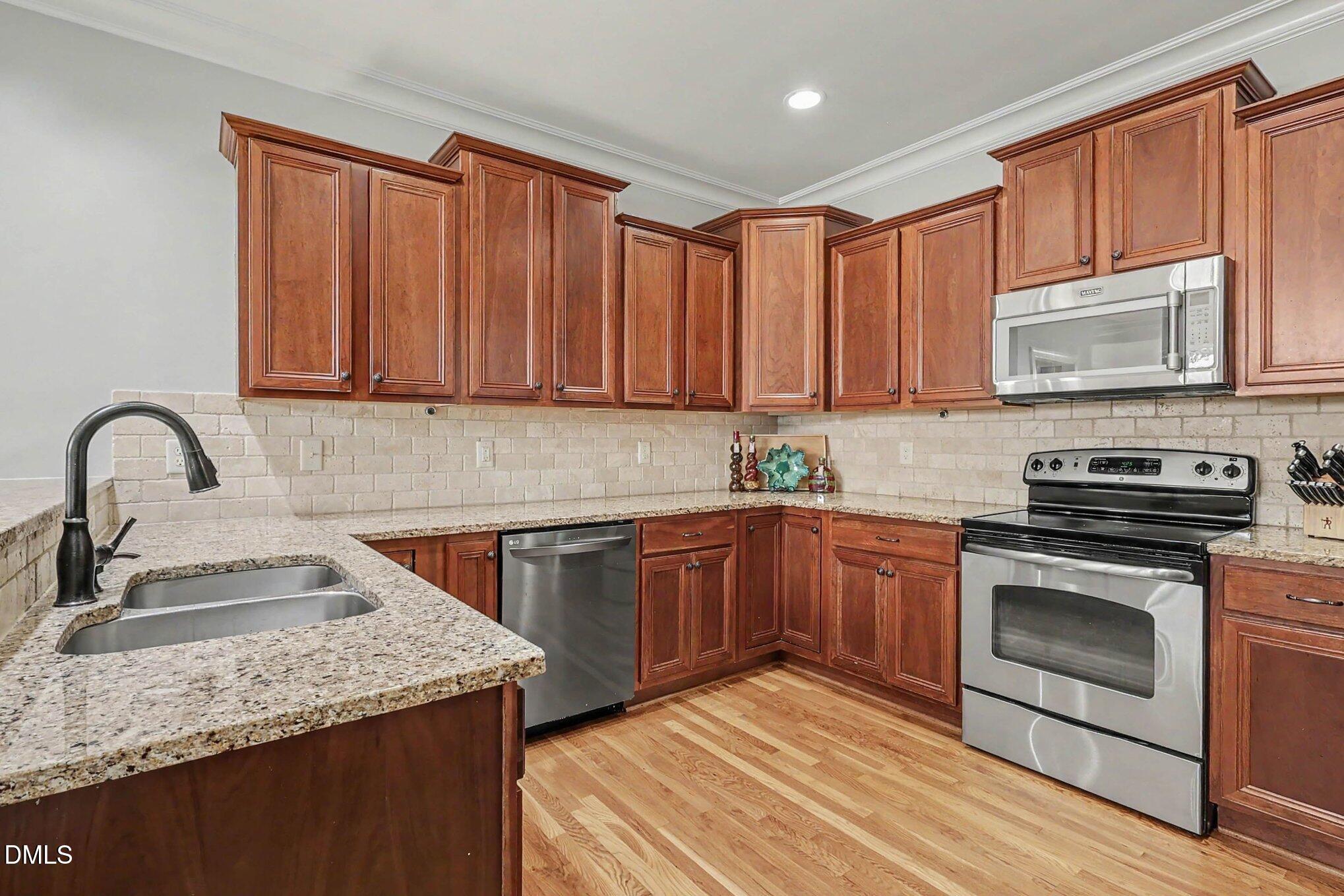 1113 Hollymont Drive Property Photo 11