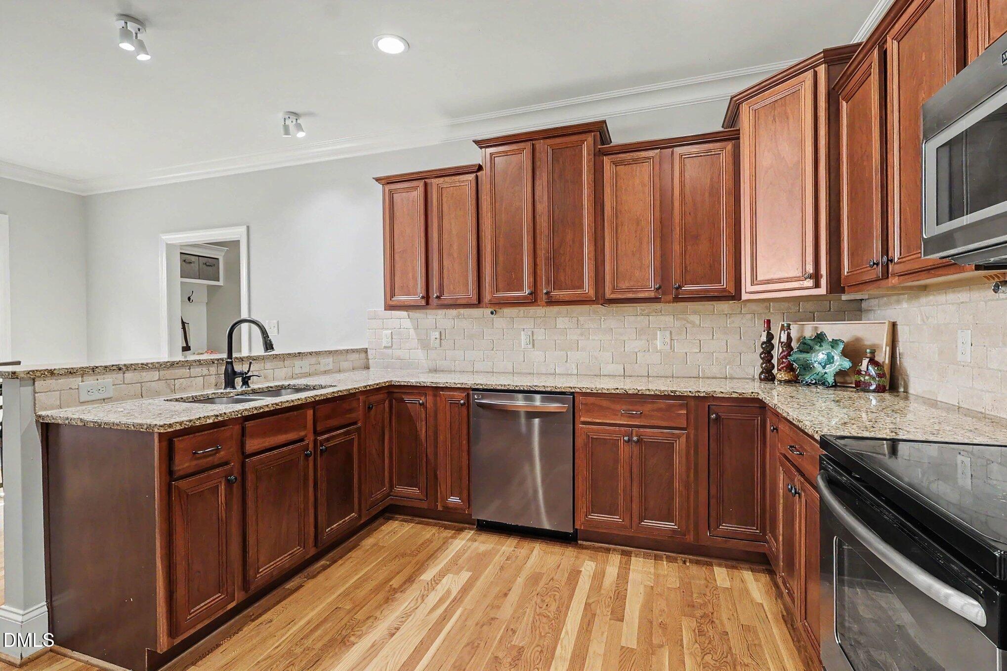 1113 Hollymont Drive Property Photo 12