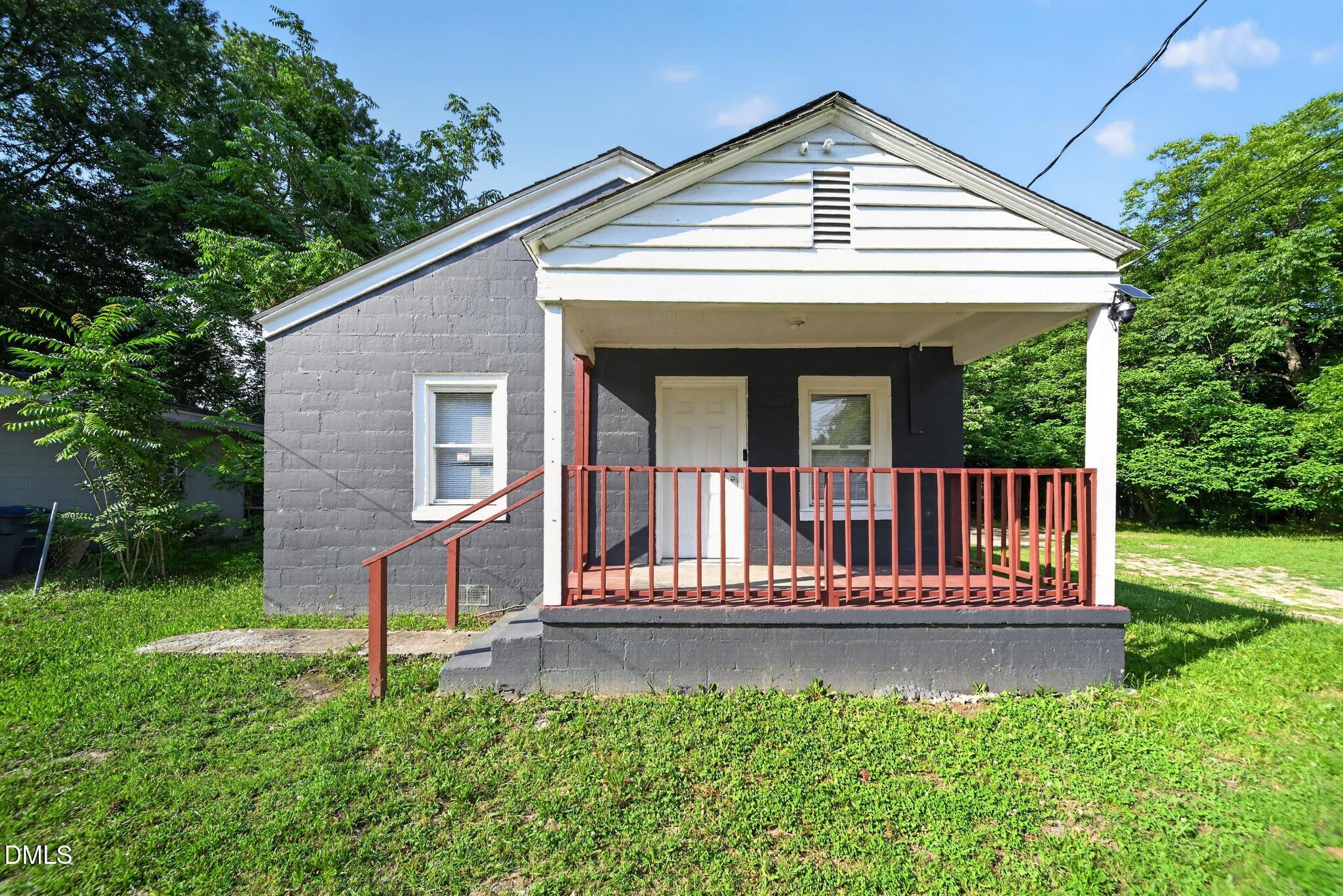 425 Henry Street Property Photo 1
