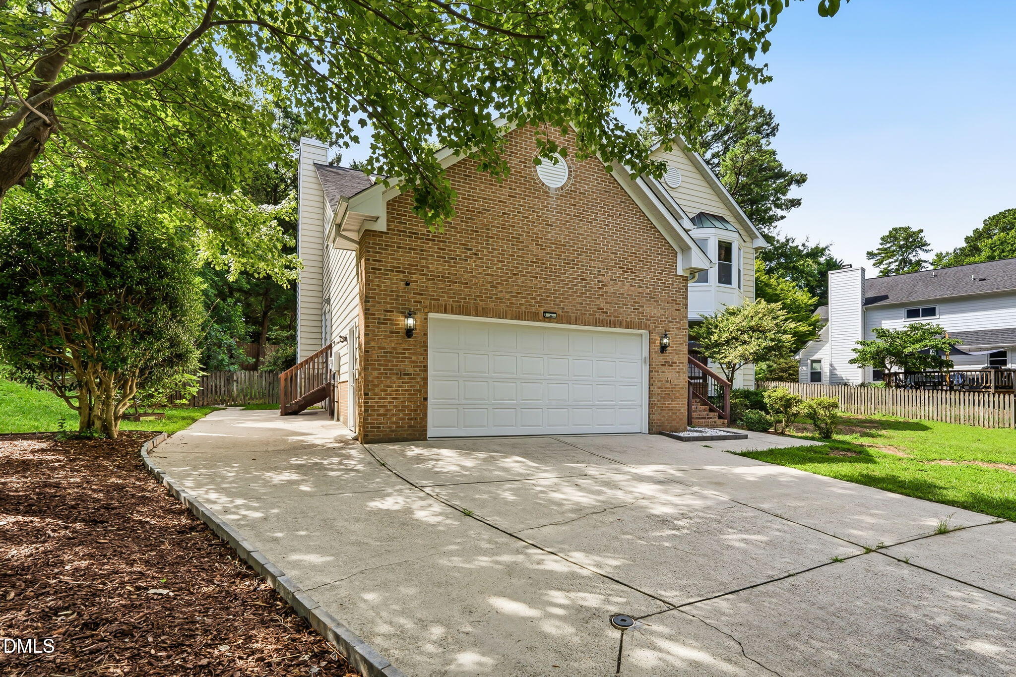 4409 Queenstown Court Property Photo 4