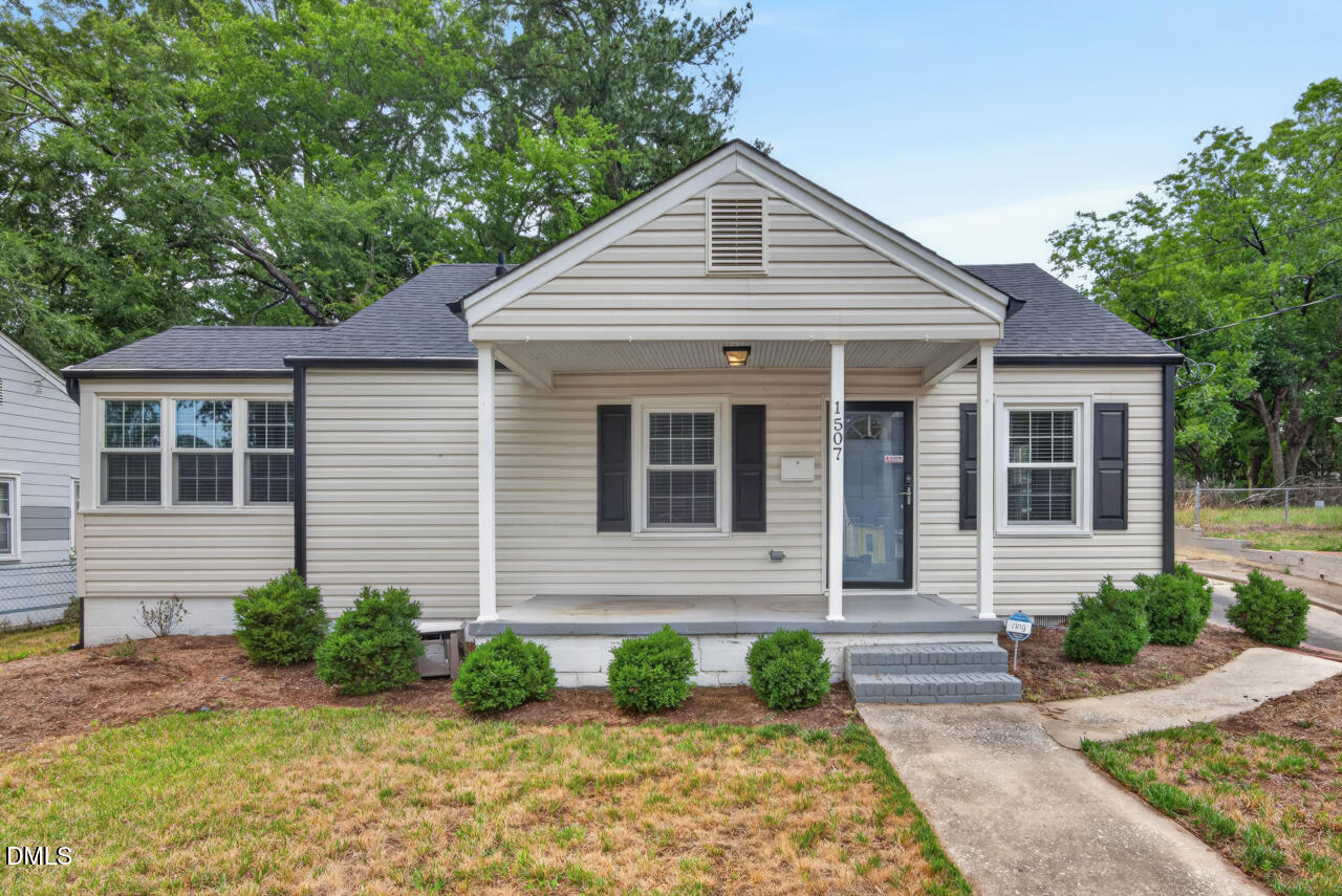 1507 Robinhood Road Property Photo 1