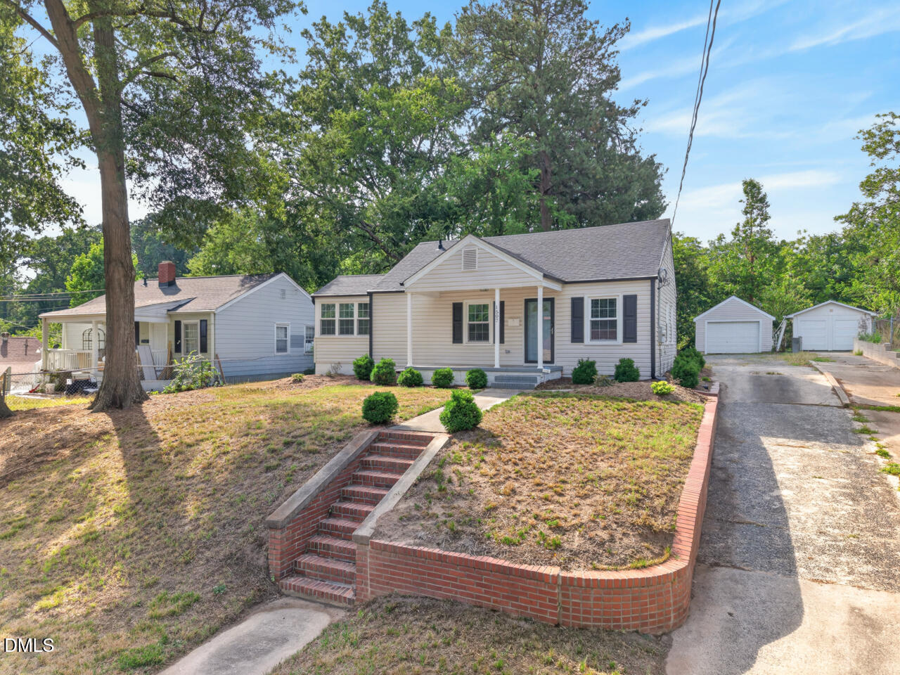 1507 Robinhood Road Property Photo 5