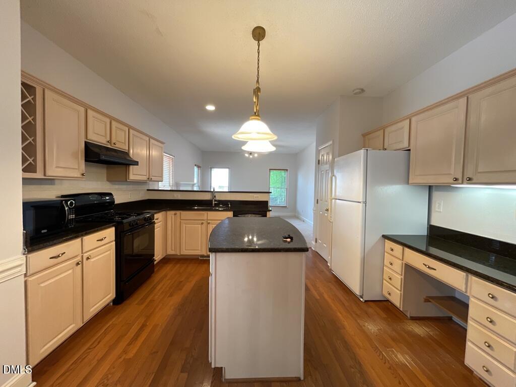 102 Longstock Court Property Photo 5