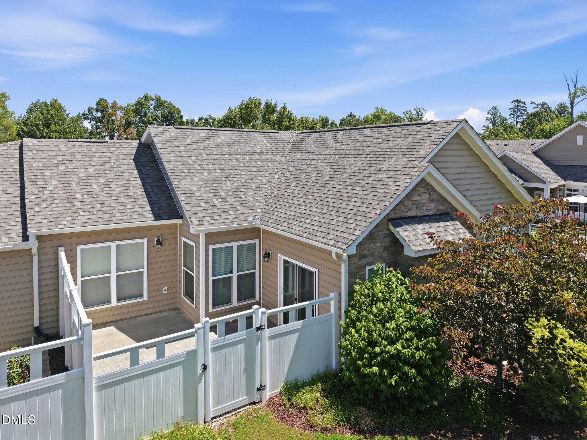 1089 Blue Bird Lane Property Photo 6