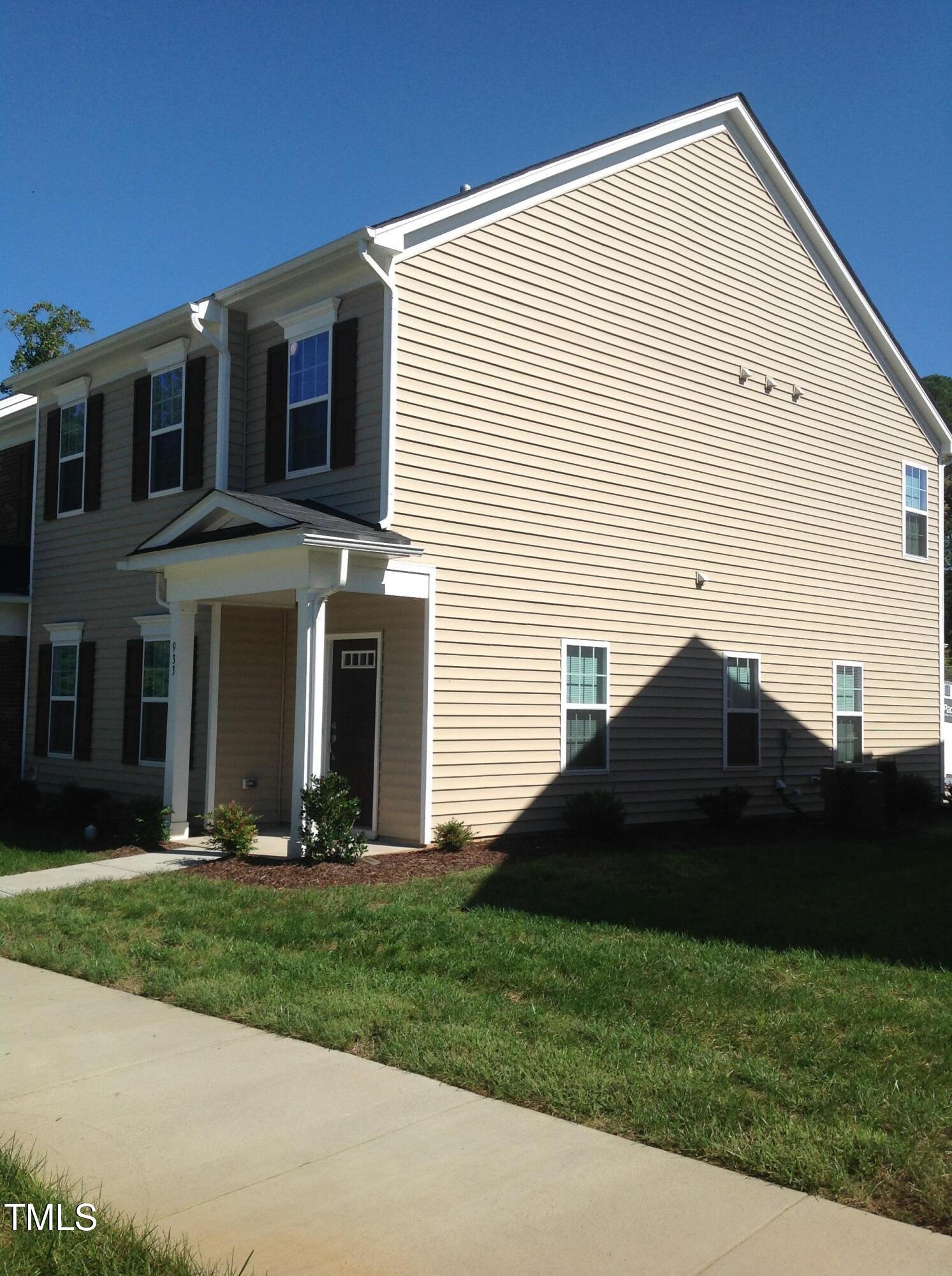 933 Ileagnes Road Property Photo 2