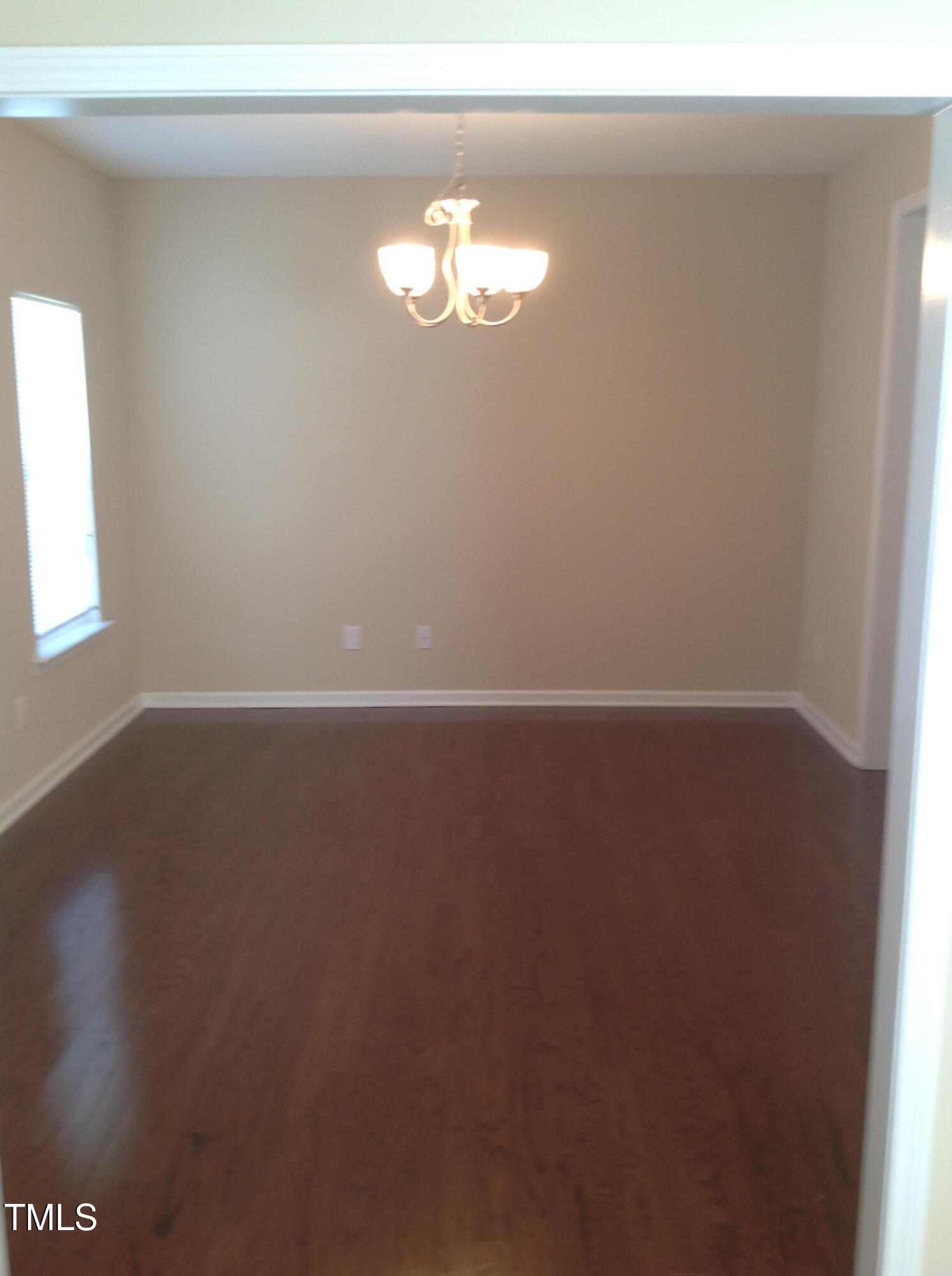 933 Ileagnes Road Property Photo 3