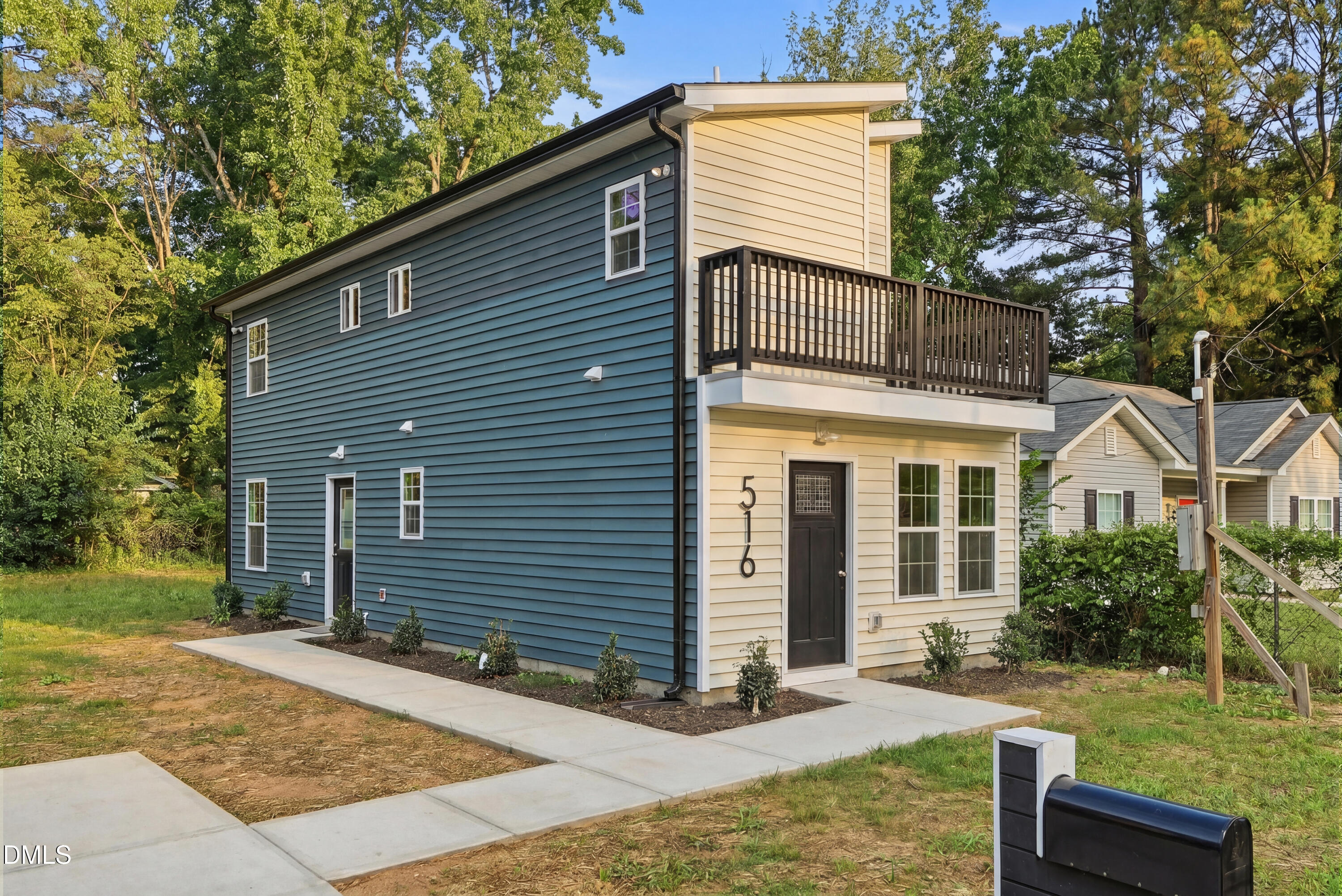 516 Singletary Street Se Property Photo 2