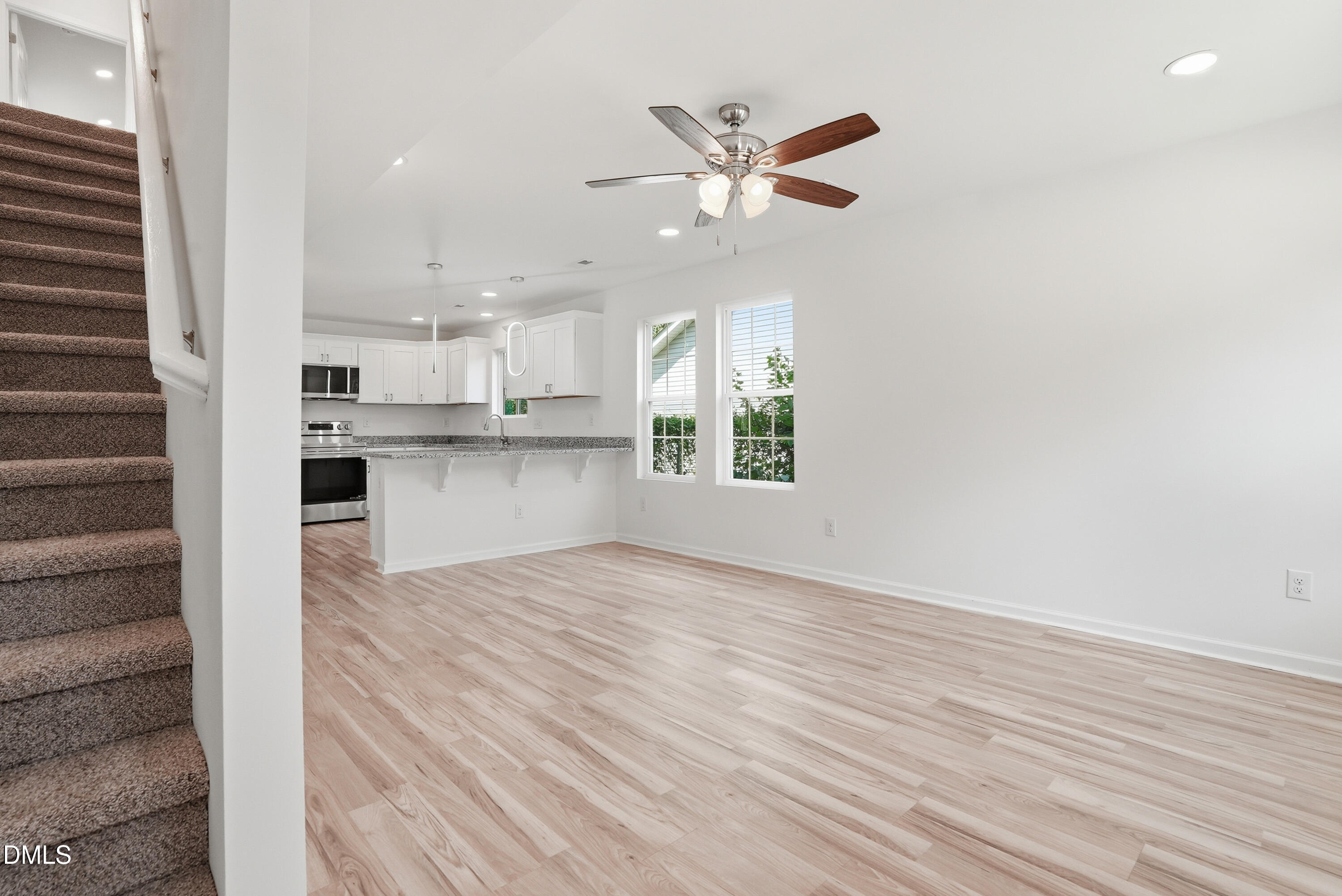 516 Singletary Street Se Property Photo 9