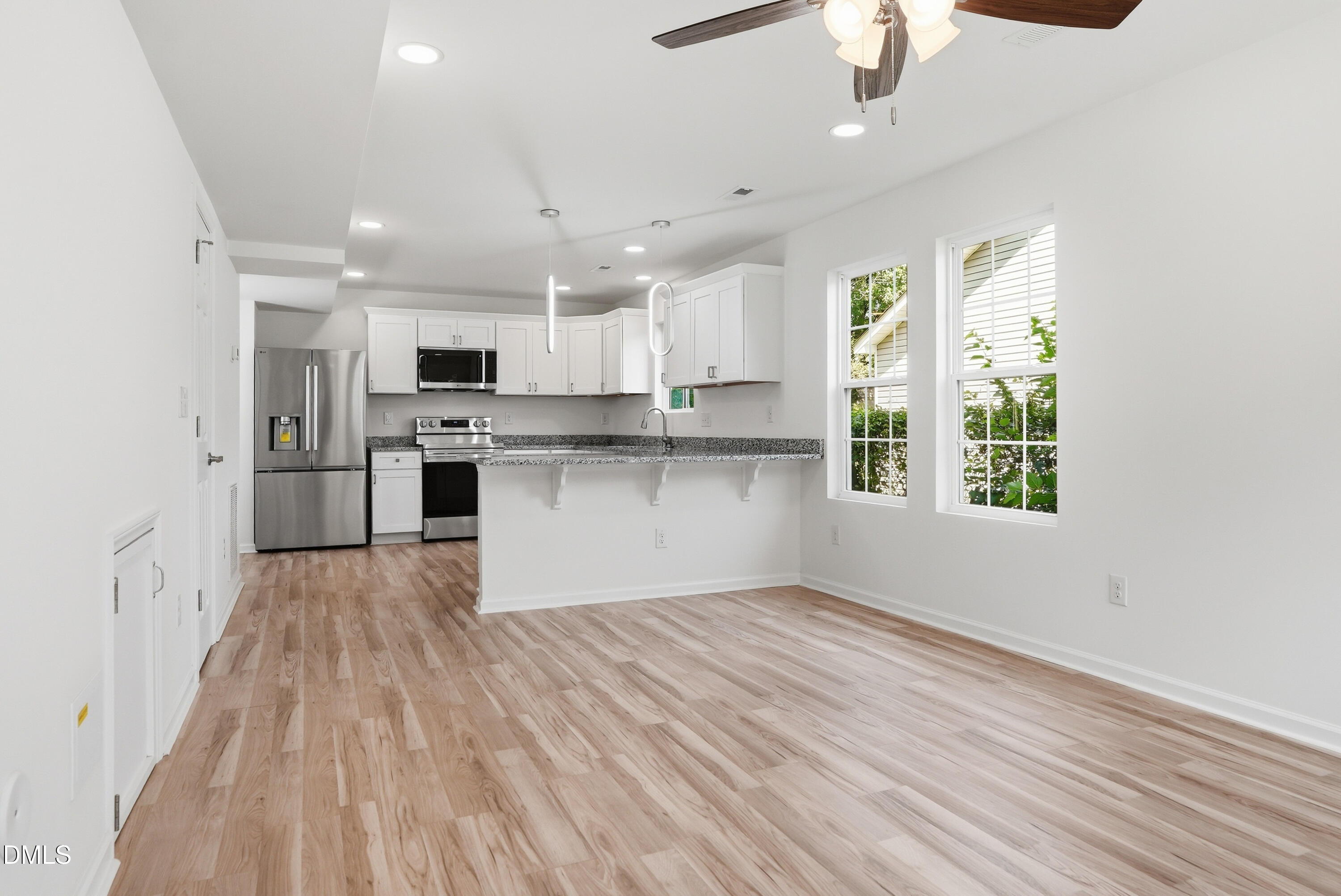 516 Singletary Street Se Property Photo 10