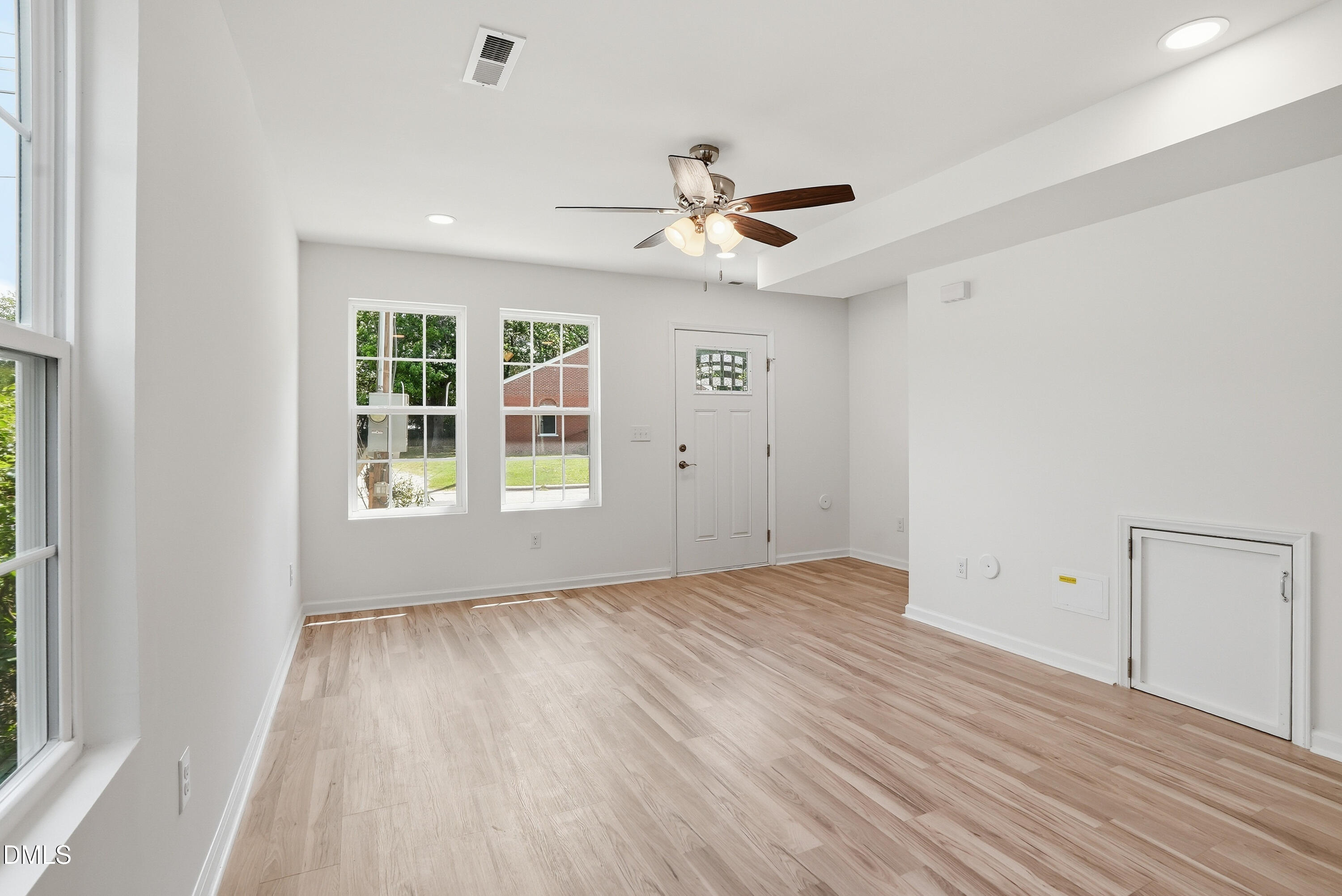 516 Singletary Street Se Property Photo 17