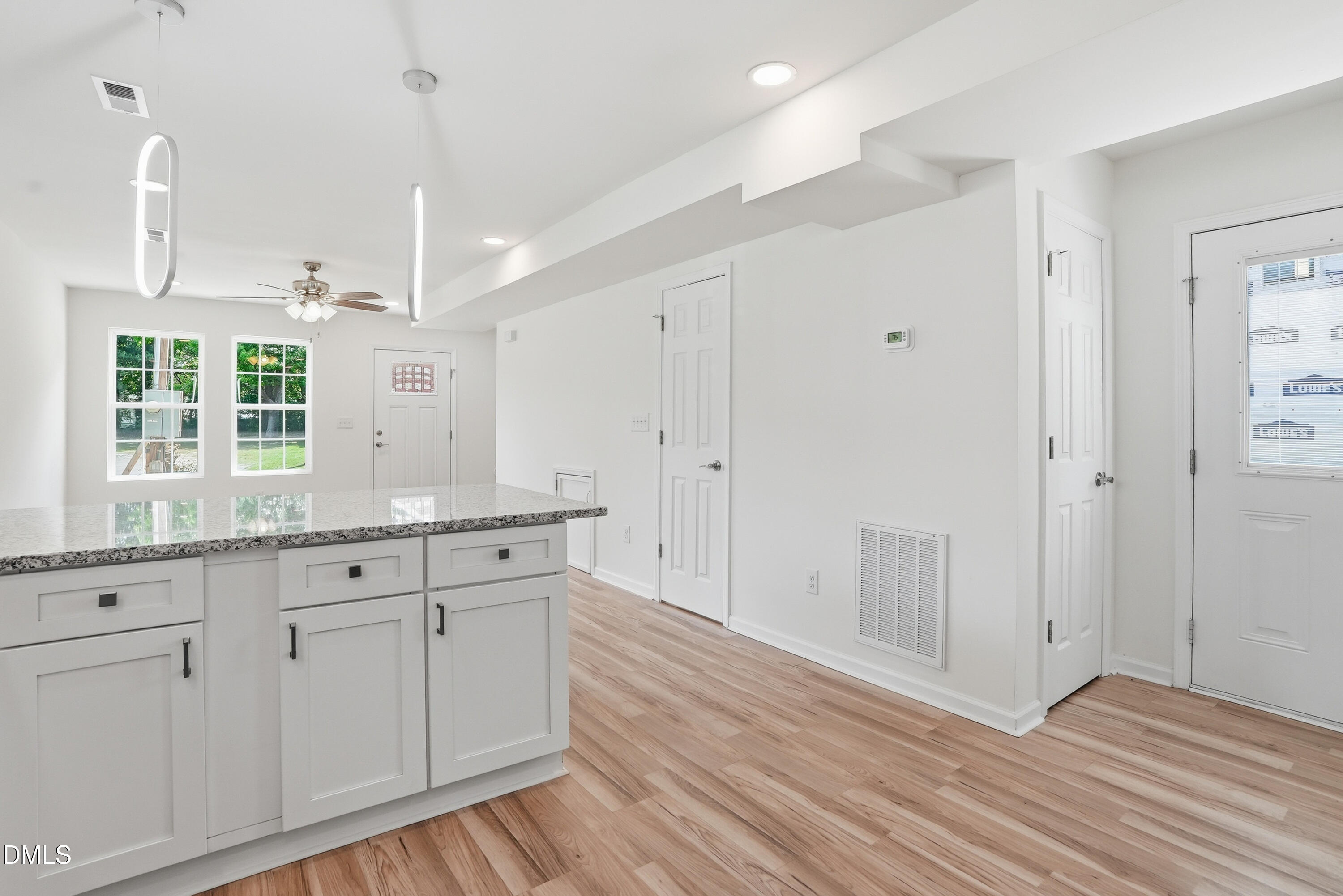 516 Singletary Street Se Property Photo 23