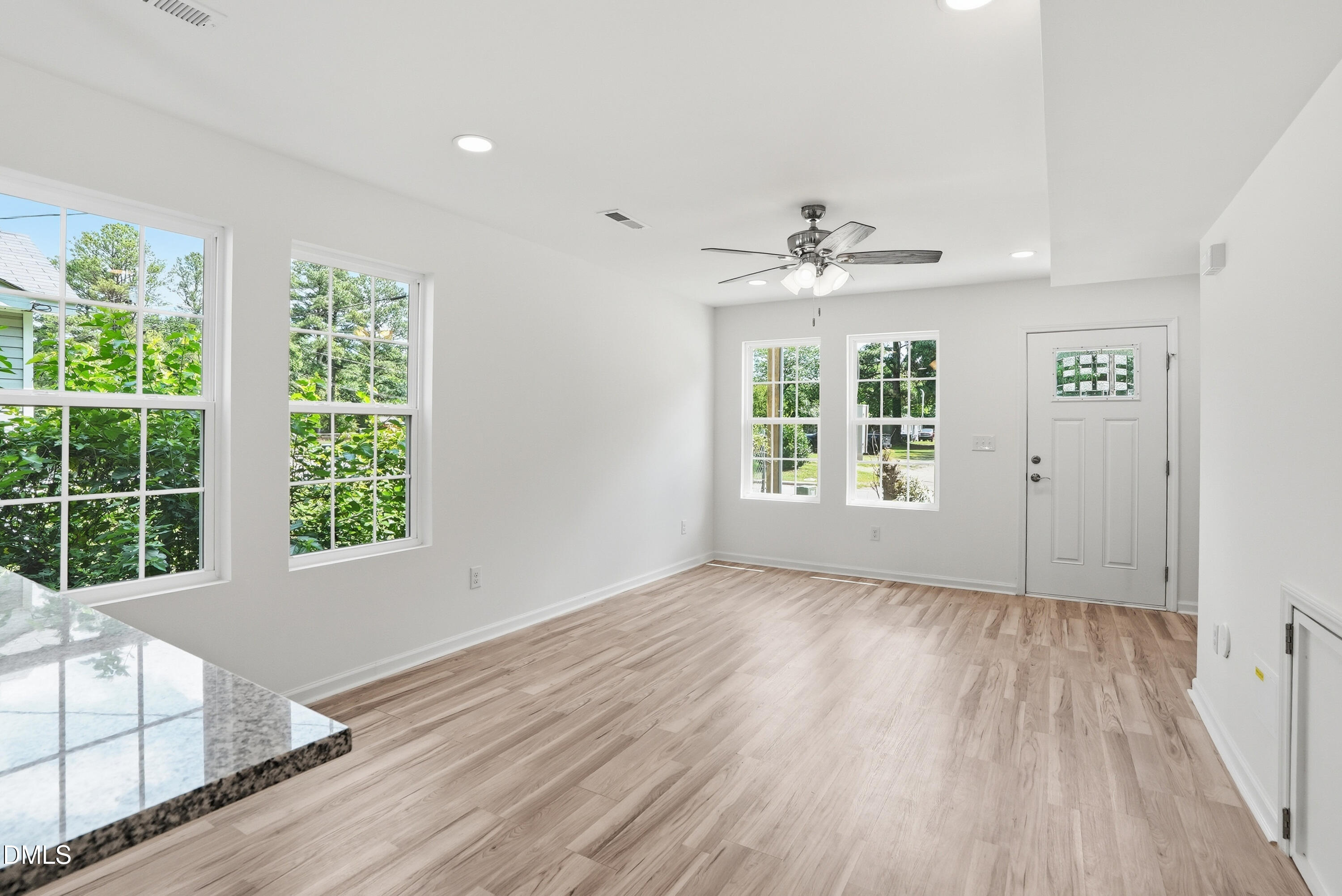 516 Singletary Street Se Property Photo 25