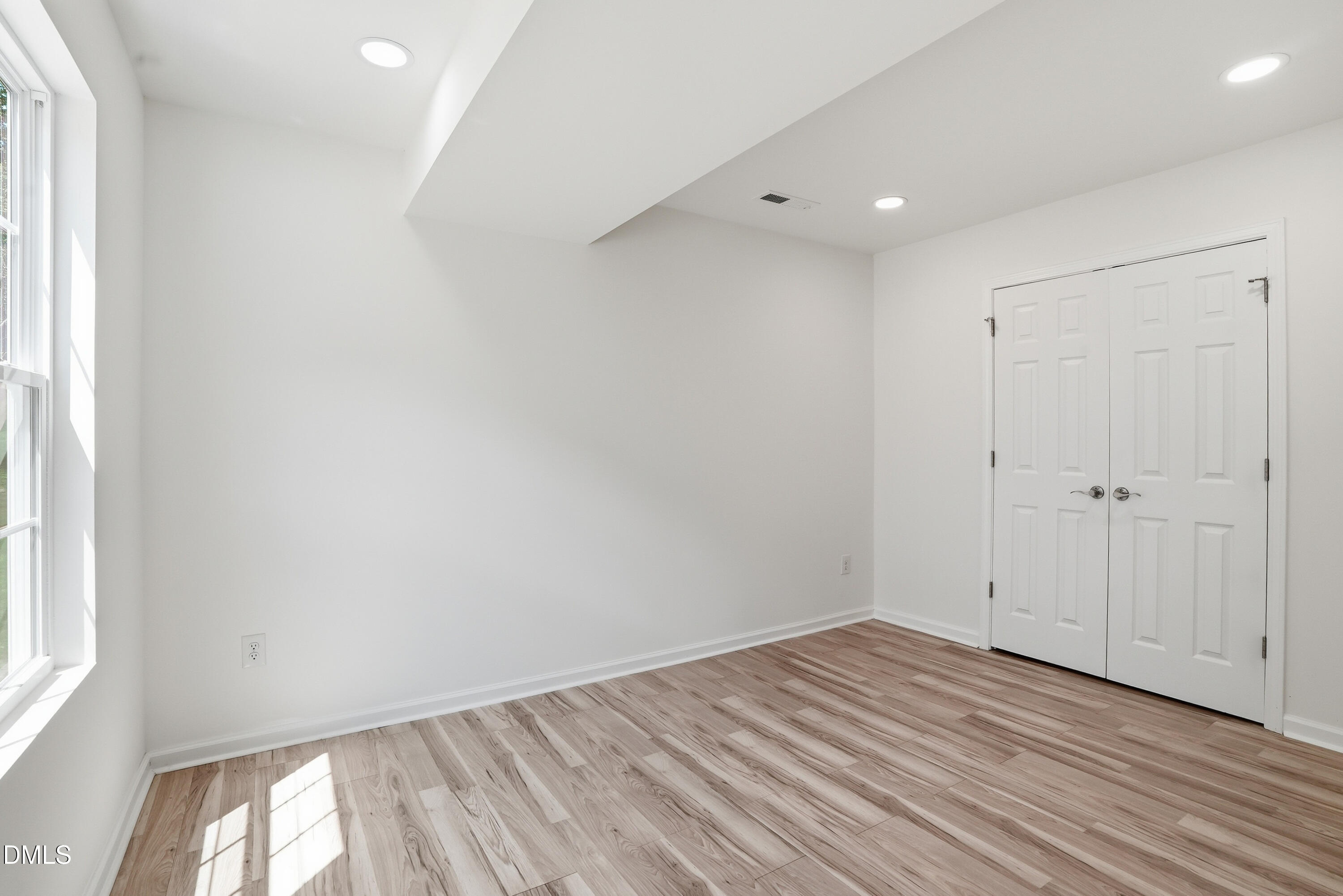 516 Singletary Street Se Property Photo 28