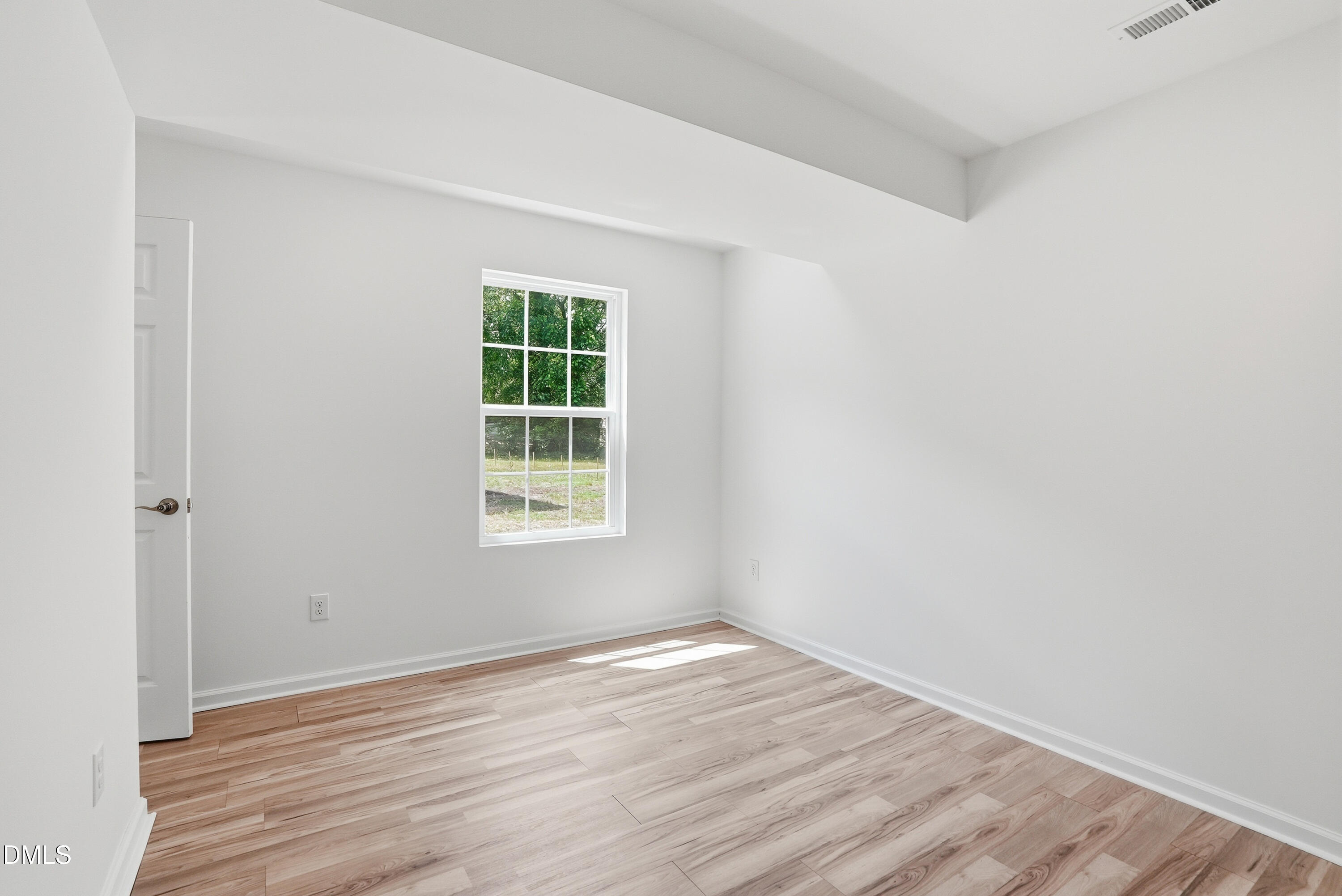 516 Singletary Street Se Property Photo 29